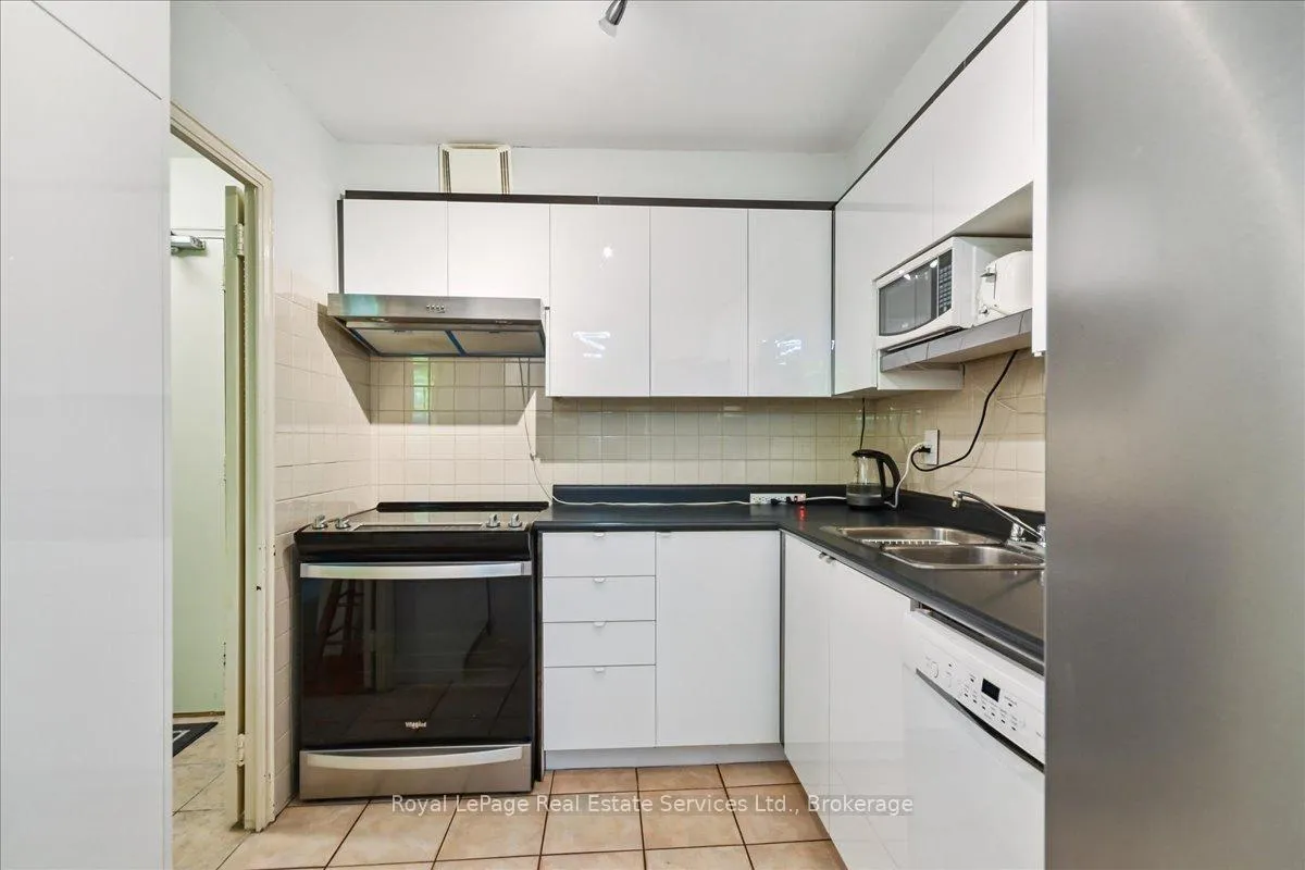 Photo 11 of Unit 203, 100 Coe Hill Drive, Toronto, High Park-Swansea — HOMEH
