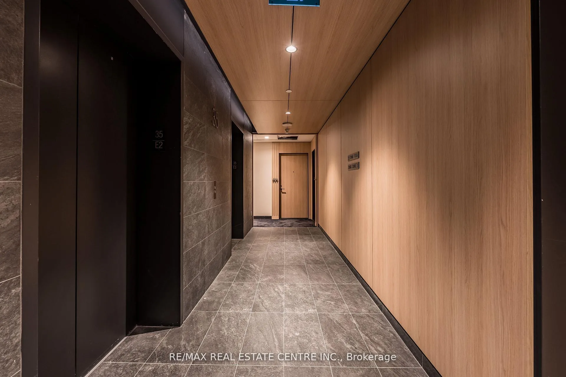 Photo 4 of Unit 3504, 15 Mercer Street, Toronto, Waterfront Communities — HOMEH