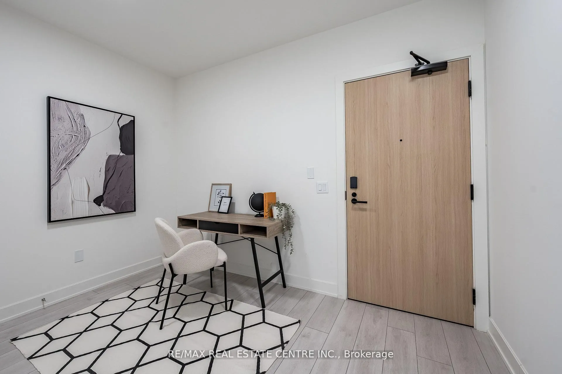 Photo 6 of Unit 3504, 15 Mercer Street, Toronto, Waterfront Communities — HOMEH