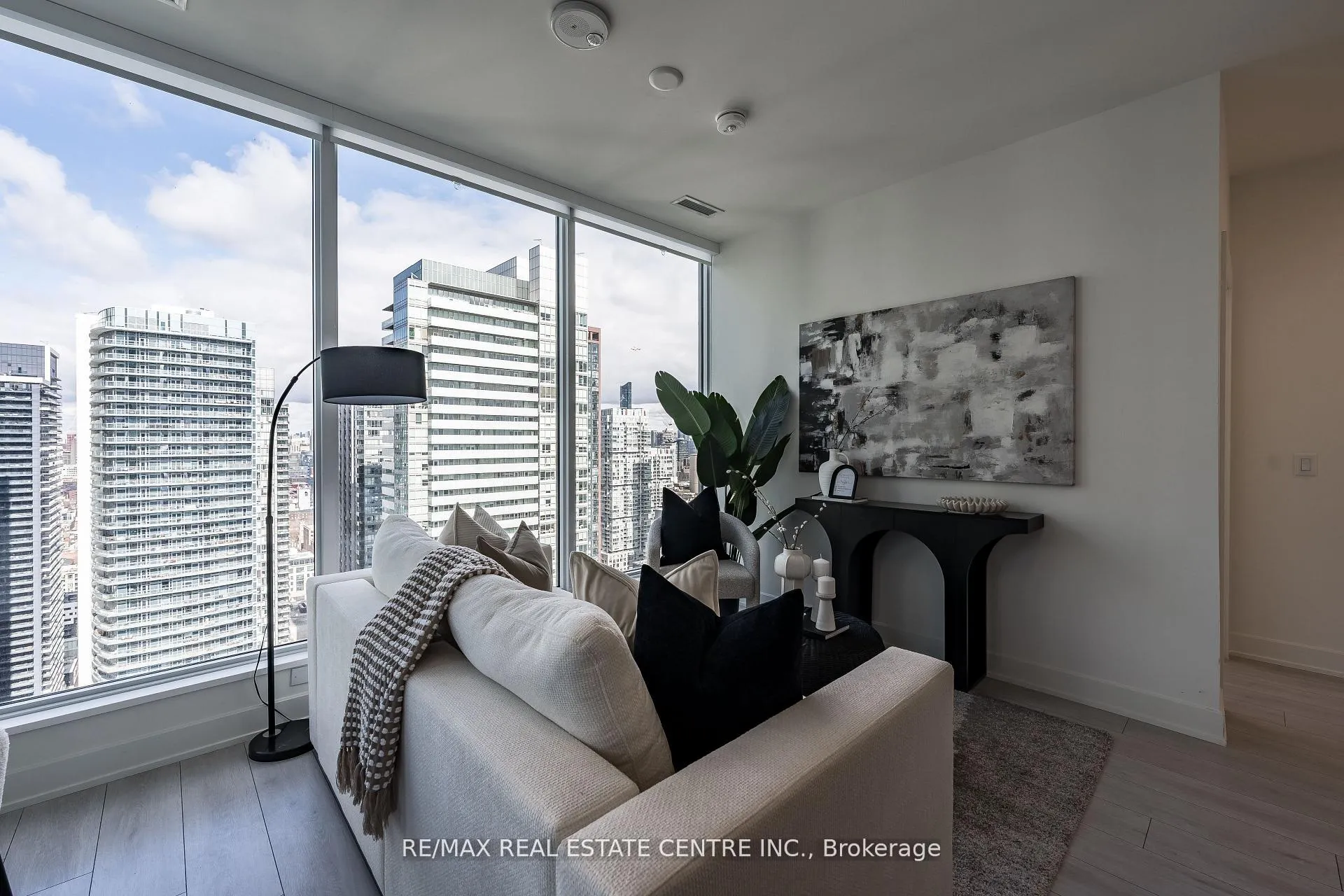 Photo 11 of Unit 3504, 15 Mercer Street, Toronto, Waterfront Communities — HOMEH