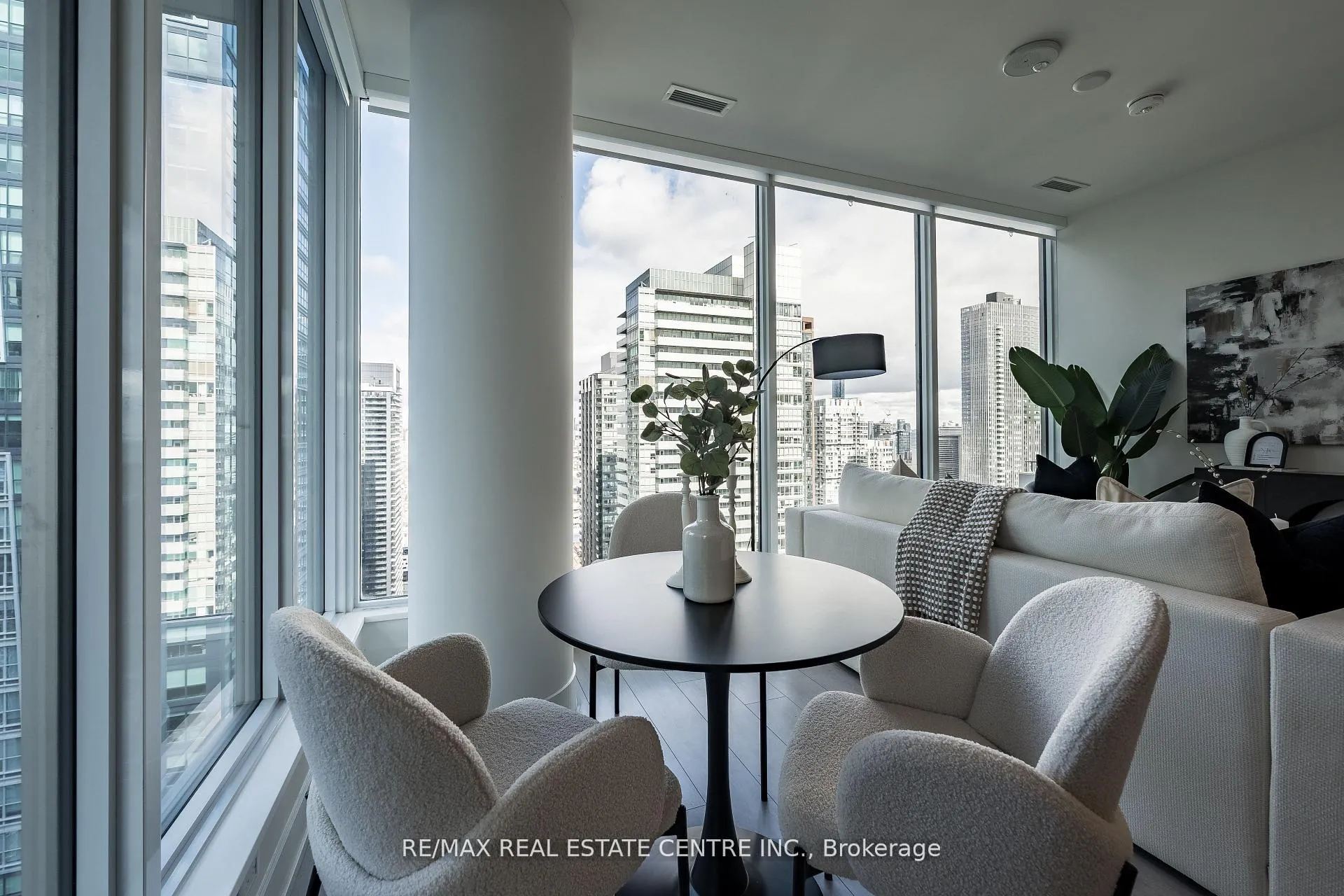Photo 16 of Unit 3504, 15 Mercer Street, Toronto, Waterfront Communities — HOMEH
