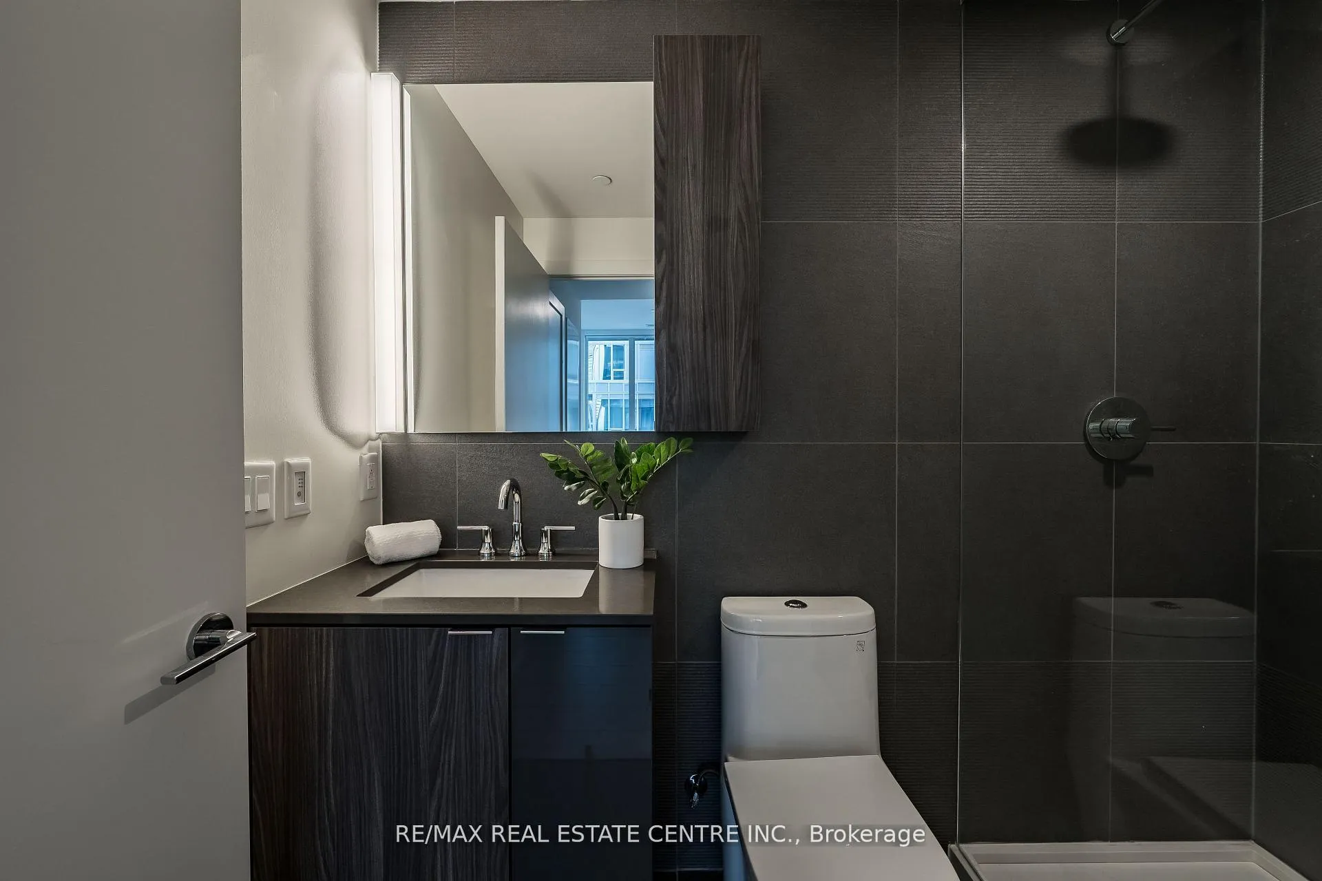 Photo 24 of Unit 3504, 15 Mercer Street, Toronto, Waterfront Communities — HOMEH