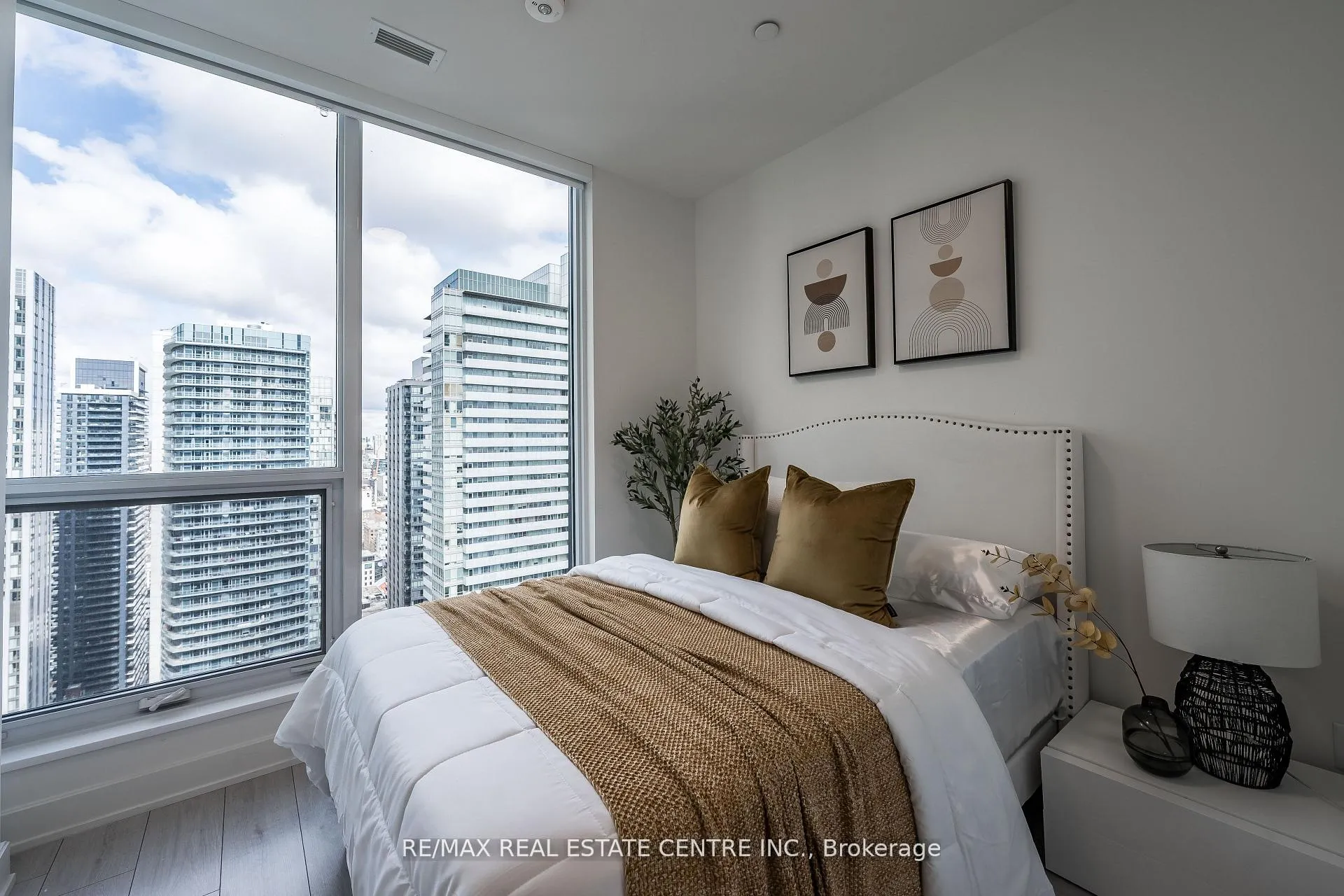 Photo 27 of Unit 3504, 15 Mercer Street, Toronto, Waterfront Communities — HOMEH