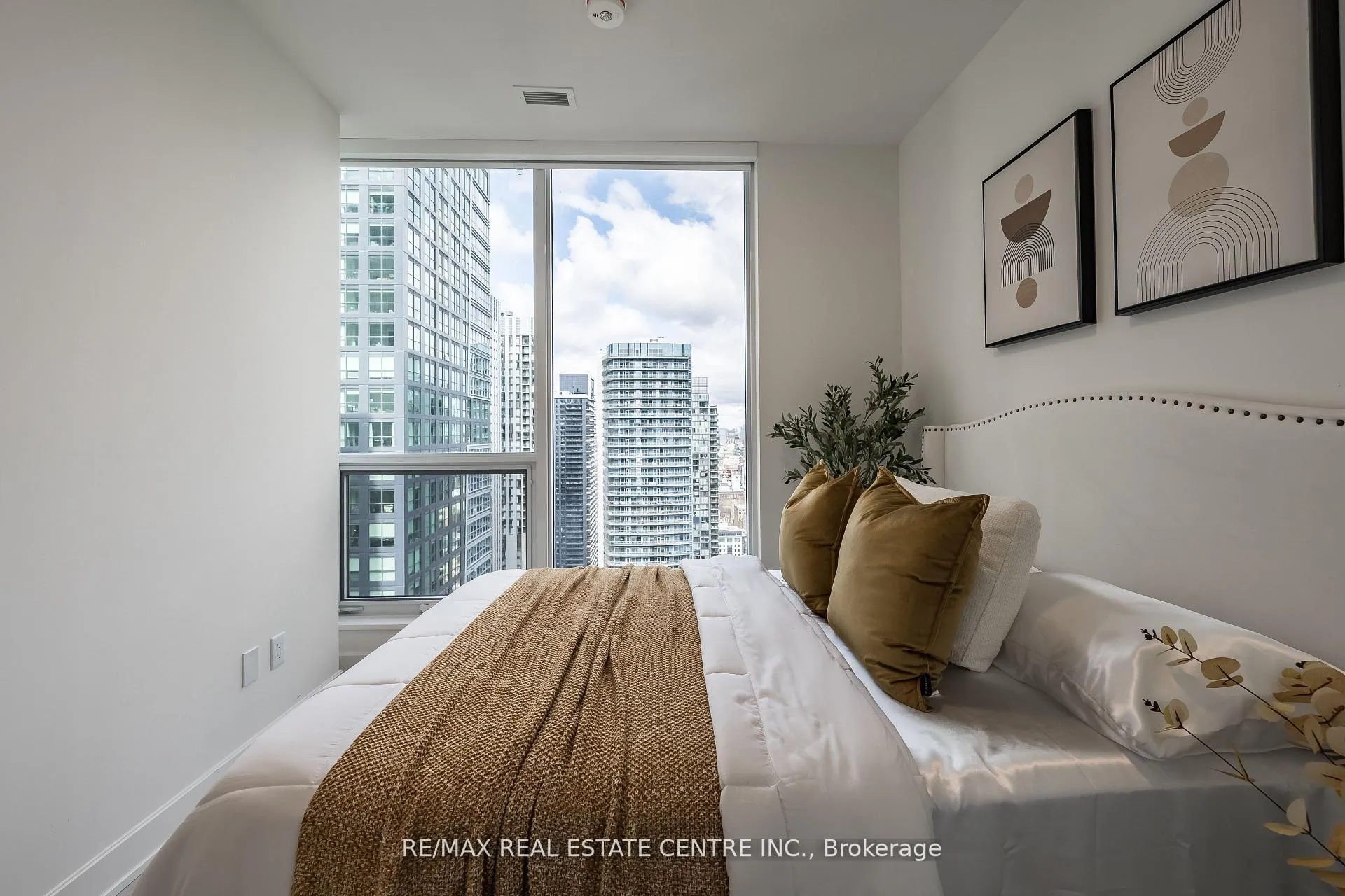 Photo 29 of Unit 3504, 15 Mercer Street, Toronto, Waterfront Communities — HOMEH