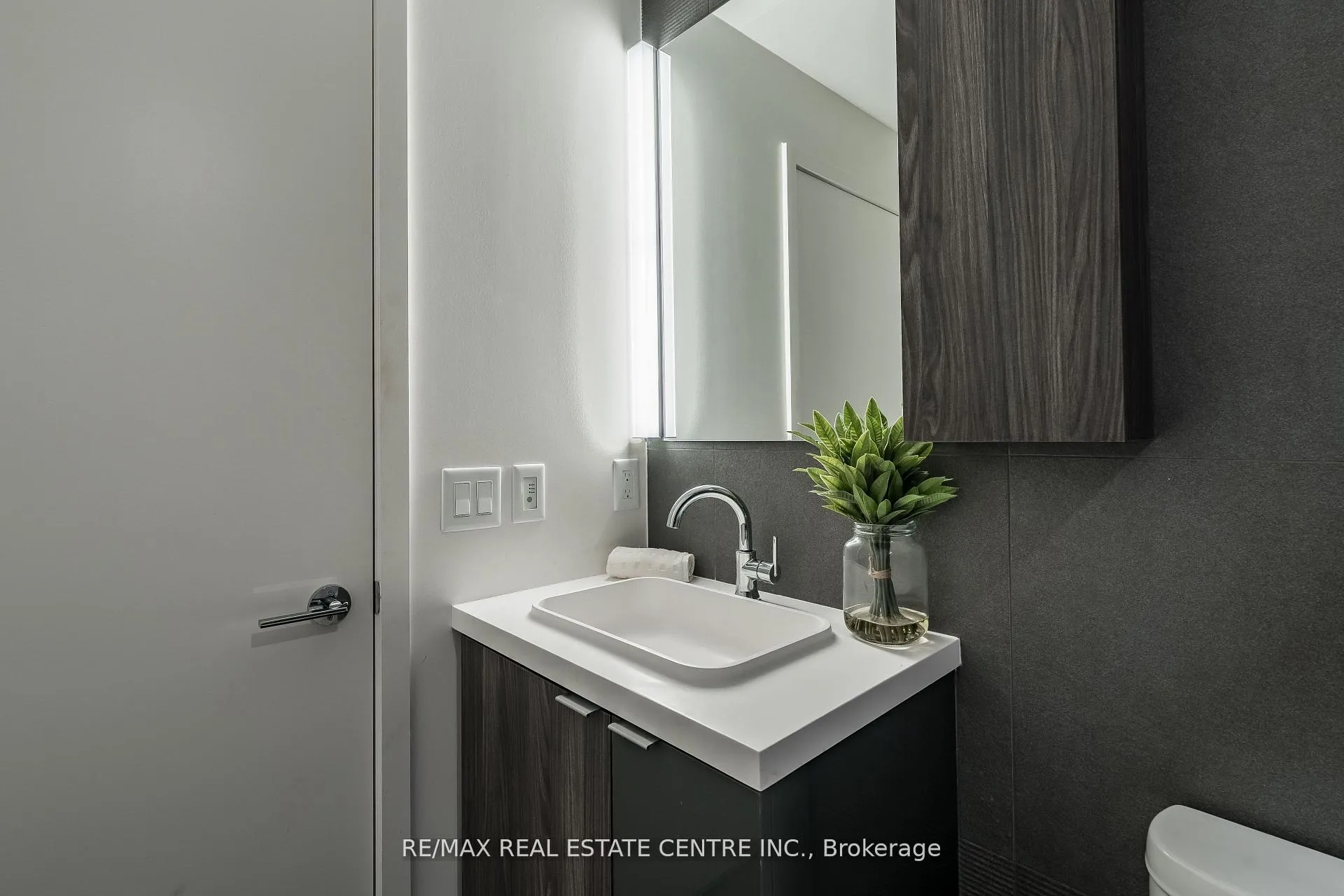 Photo 31 of Unit 3504, 15 Mercer Street, Toronto, Waterfront Communities — HOMEH