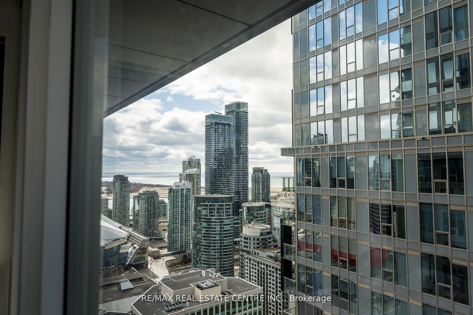 Photo 36 of Unit 3504, 15 Mercer Street, Toronto, Waterfront Communities — HOMEH
