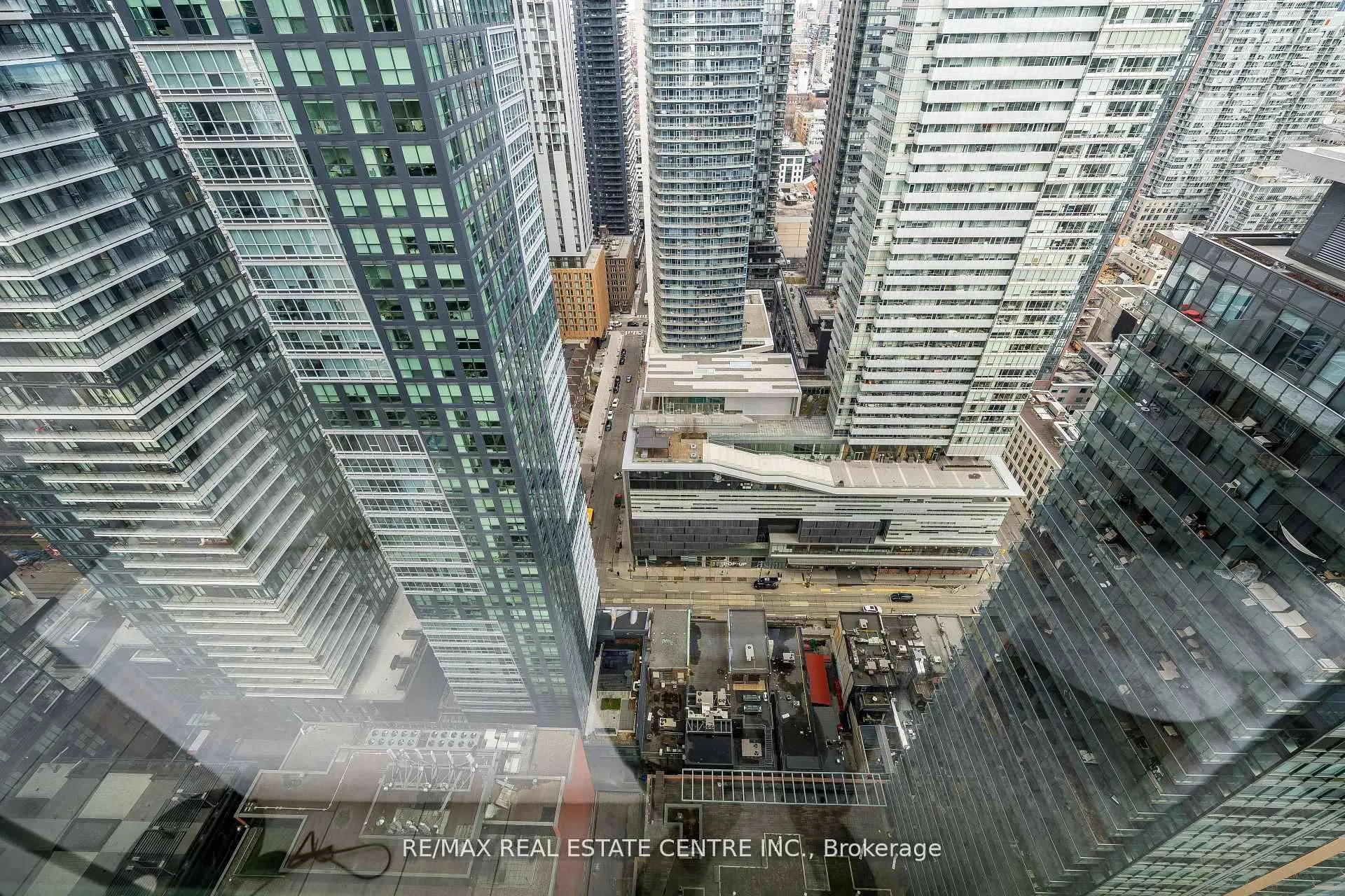 Photo 37 of Unit 3504, 15 Mercer Street, Toronto, Waterfront Communities — HOMEH