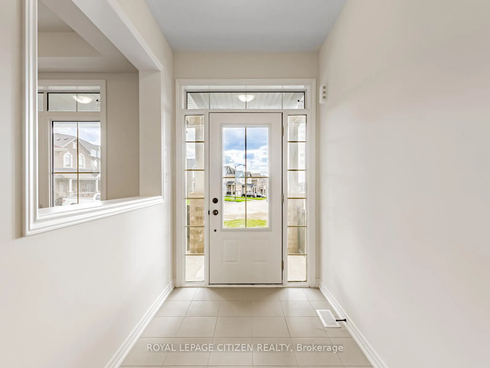Photo 4 of 88 Lawrence D. Pridham Avenue, New Tecumseth, Alliston — HOMEH