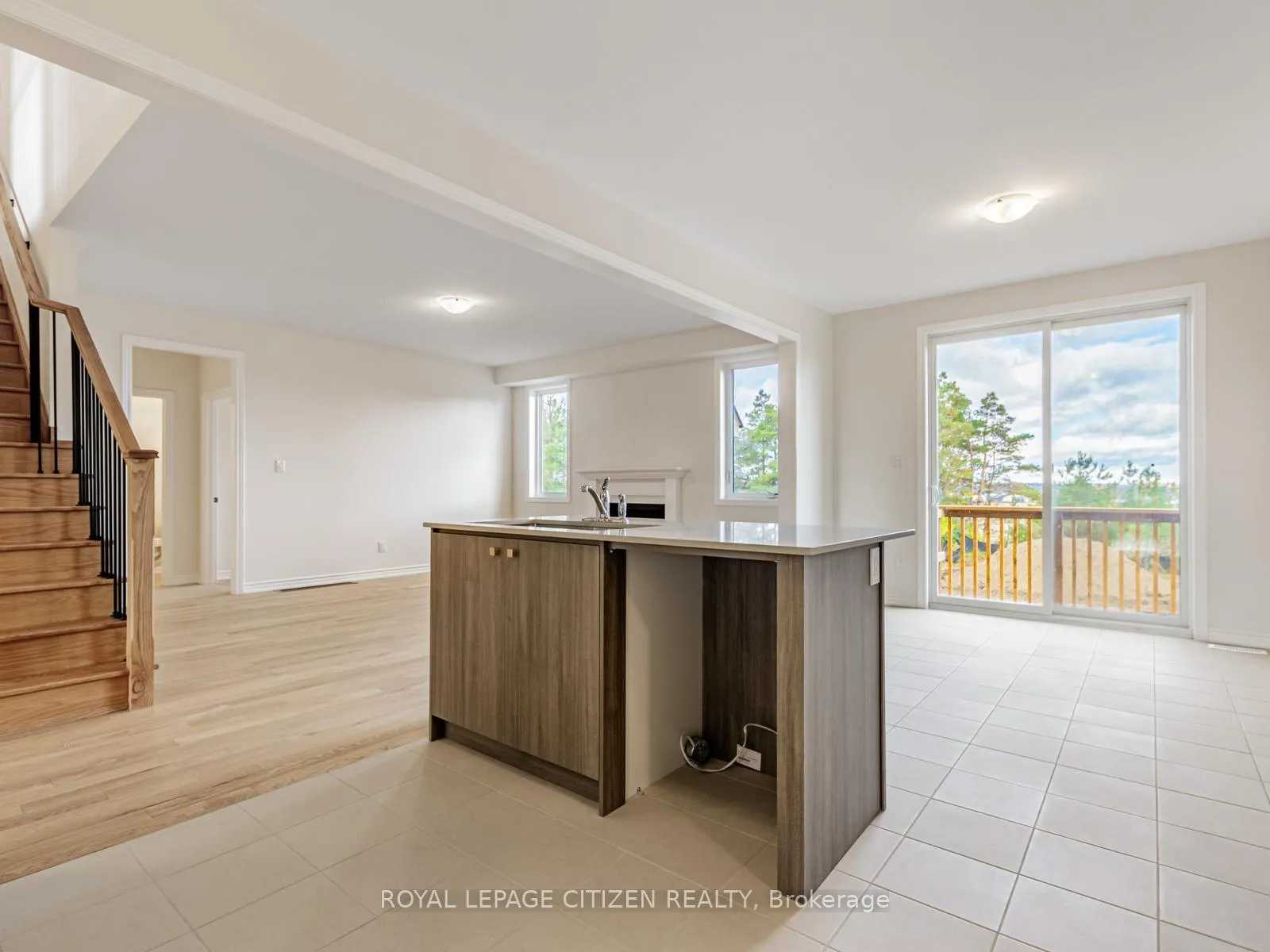 Photo 8 of 88 Lawrence D. Pridham Avenue, New Tecumseth, Alliston — HOMEH