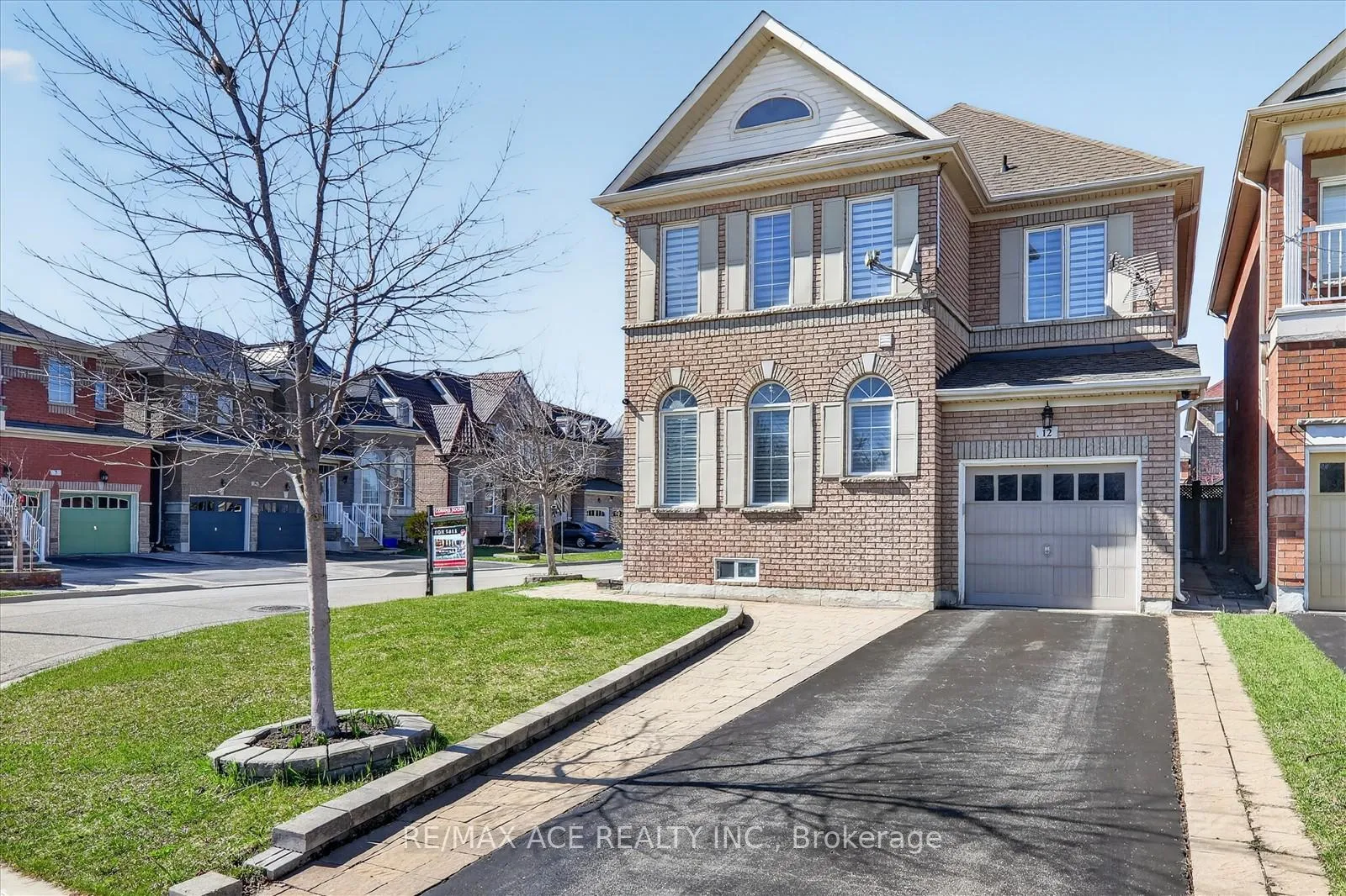 Photo 5 of Unit Main, 12 Smoothwater Terrace, Markham, Box Grove — HOMEH