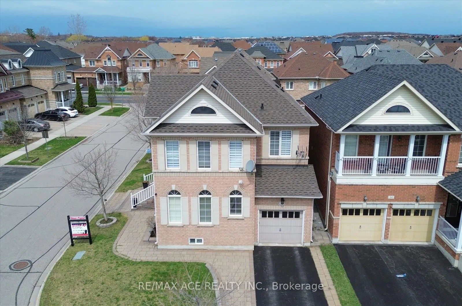 Photo 6 of Unit Main, 12 Smoothwater Terrace, Markham, Box Grove — HOMEH