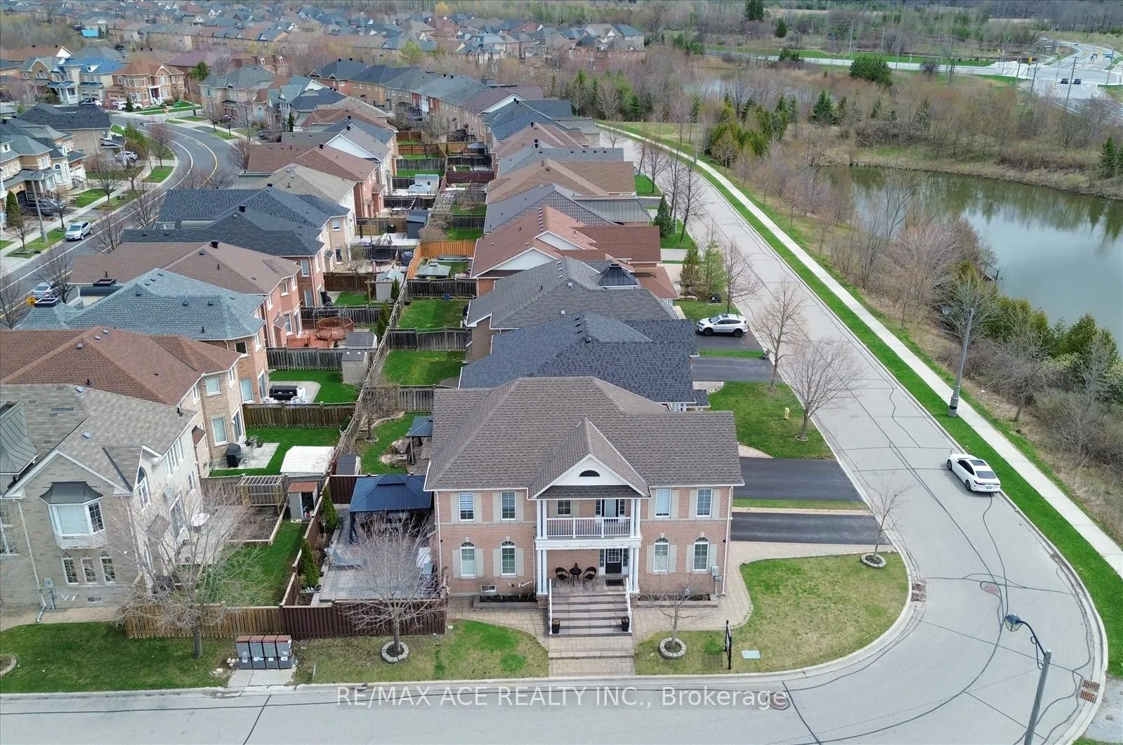 Photo 9 of Unit Main, 12 Smoothwater Terrace, Markham, Box Grove — HOMEH