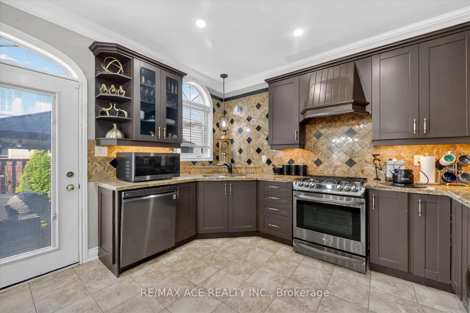 Photo 22 of Unit Main, 12 Smoothwater Terrace, Markham, Box Grove — HOMEH