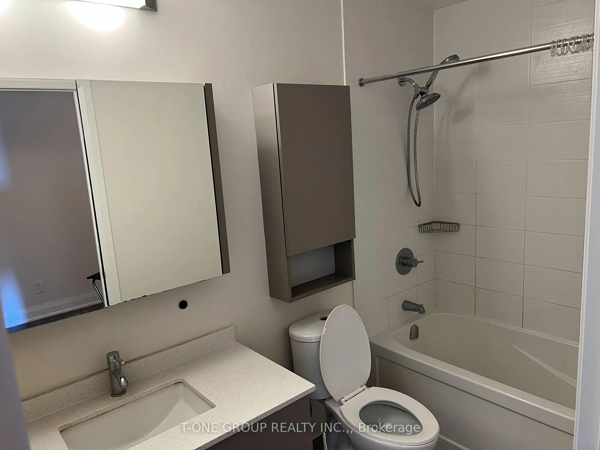 Photo 3 of Unit 723, 28 Uptown Drive, Markham, Unionville — HOMEH