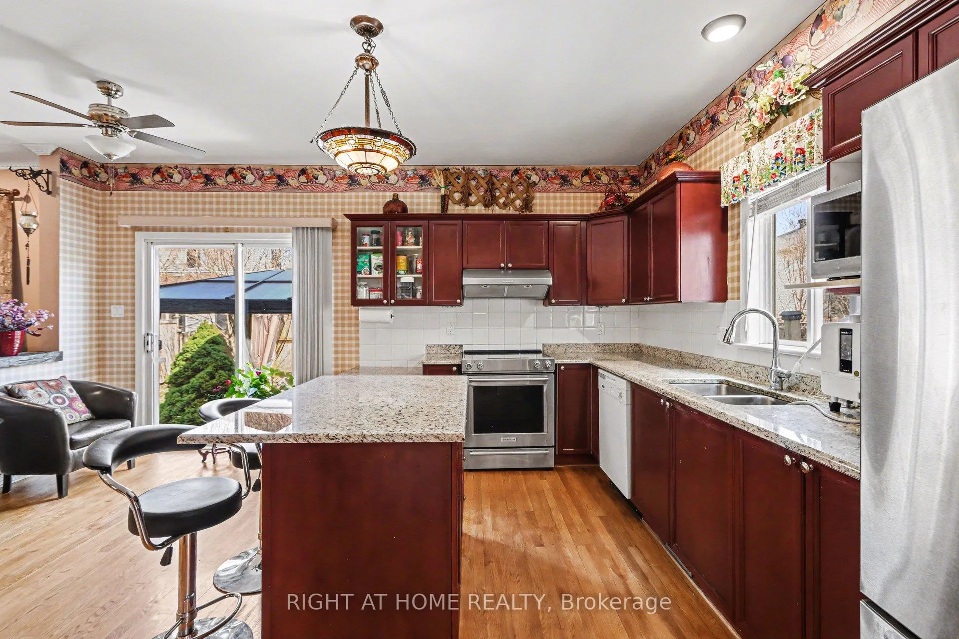 Photo 16 of 257 Stoneway Drive, Ottawa, Barrhaven East — HOMEH