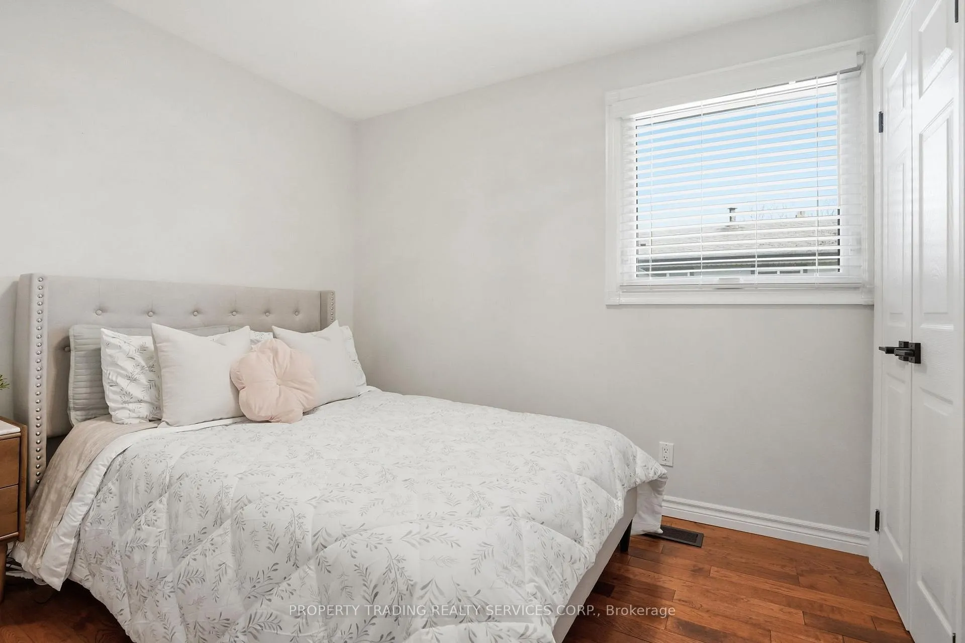 Photo 19 of 696 Francis Road, Burlington, LaSalle — HOMEH