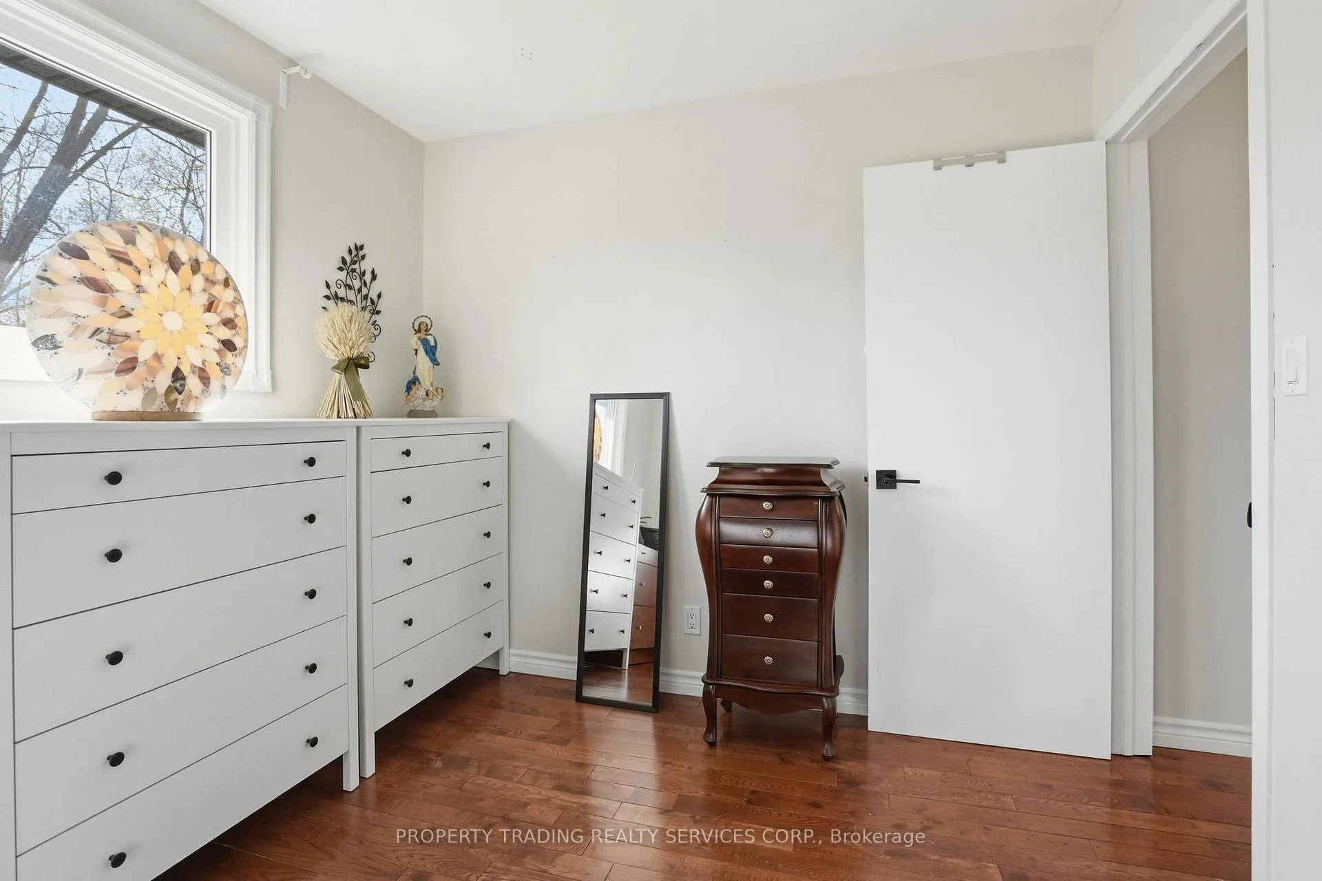 Photo 22 of 696 Francis Road, Burlington, LaSalle — HOMEH