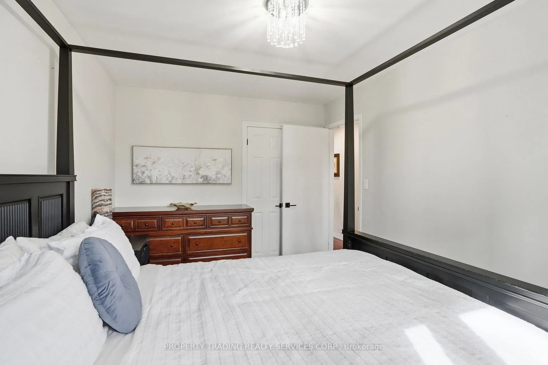 Photo 24 of 696 Francis Road, Burlington, LaSalle — HOMEH