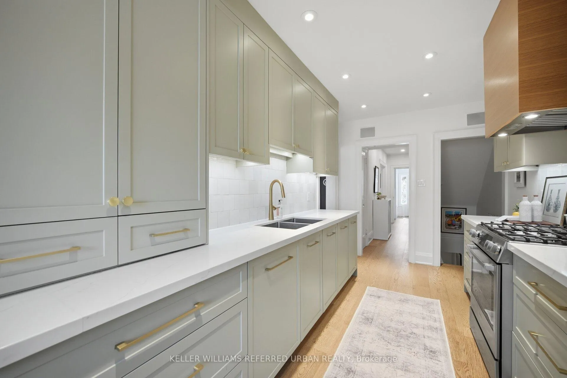 Photo 12 of 29 Thurston Road, Toronto, Mount Pleasant East — HOMEH