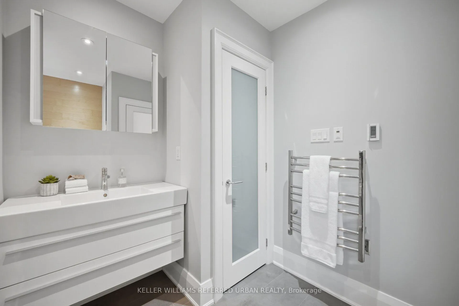 Photo 26 of 29 Thurston Road, Toronto, Mount Pleasant East — HOMEH