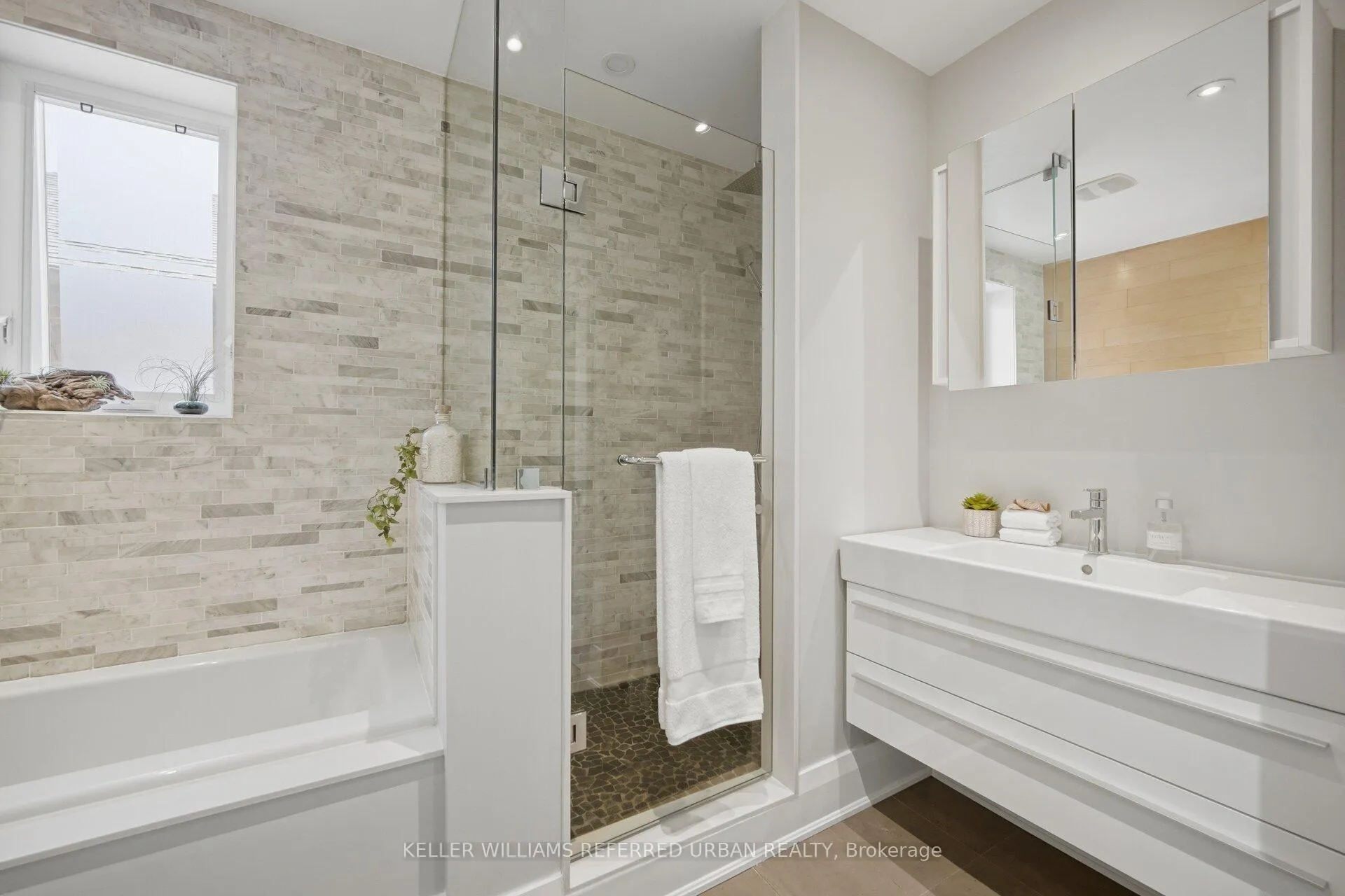 Photo 28 of 29 Thurston Road, Toronto, Mount Pleasant East — HOMEH
