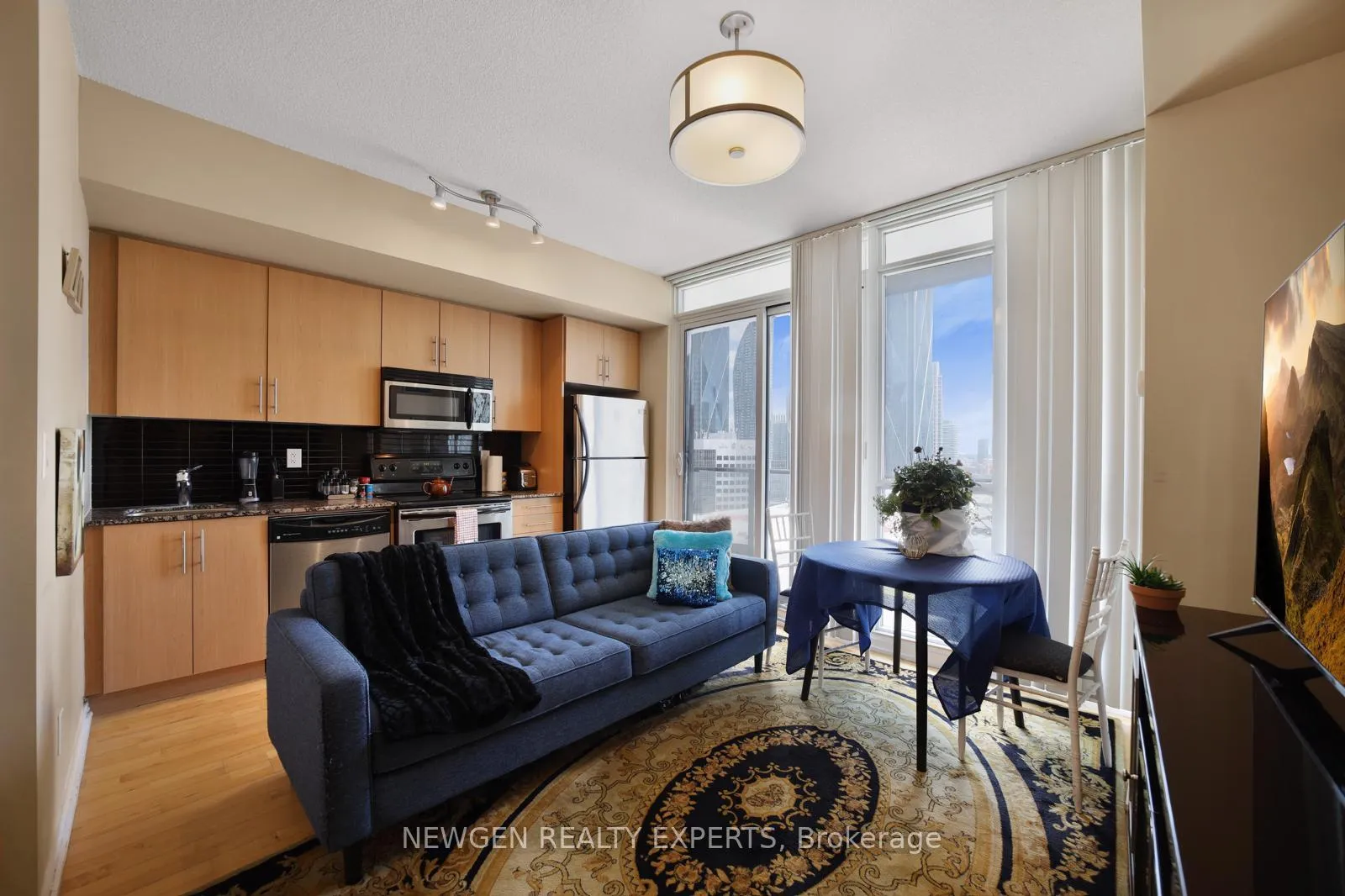 Photo 8 of Unit 1506, 55 Bremner Boulevard, Toronto, Waterfront Communities — HOMEH