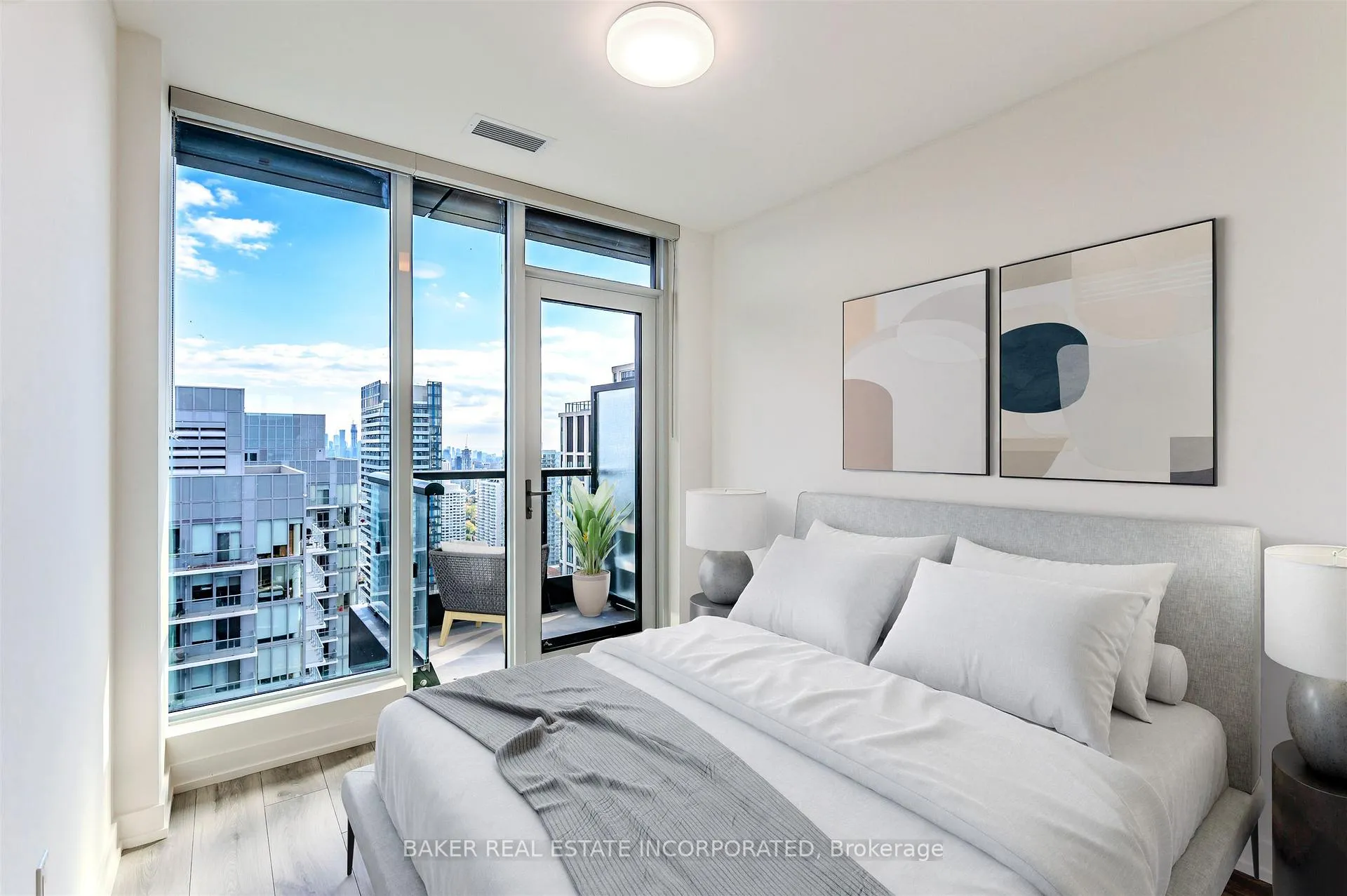 Photo 5 of Unit 3902, 223 Redpath Avenue, Toronto, Mount Pleasant West — HOMEH