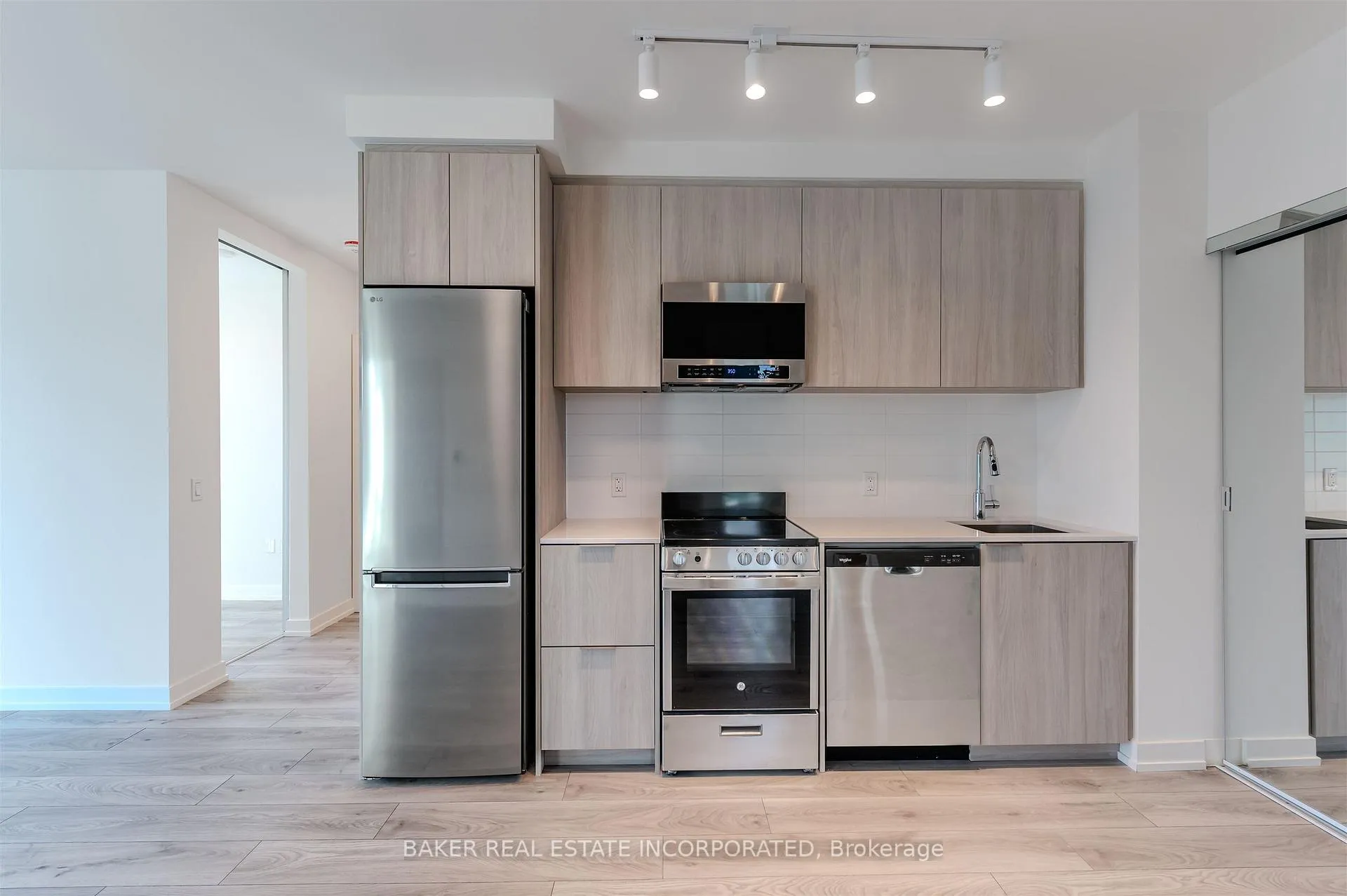 Photo 15 of Unit 3902, 223 Redpath Avenue, Toronto, Mount Pleasant West — HOMEH