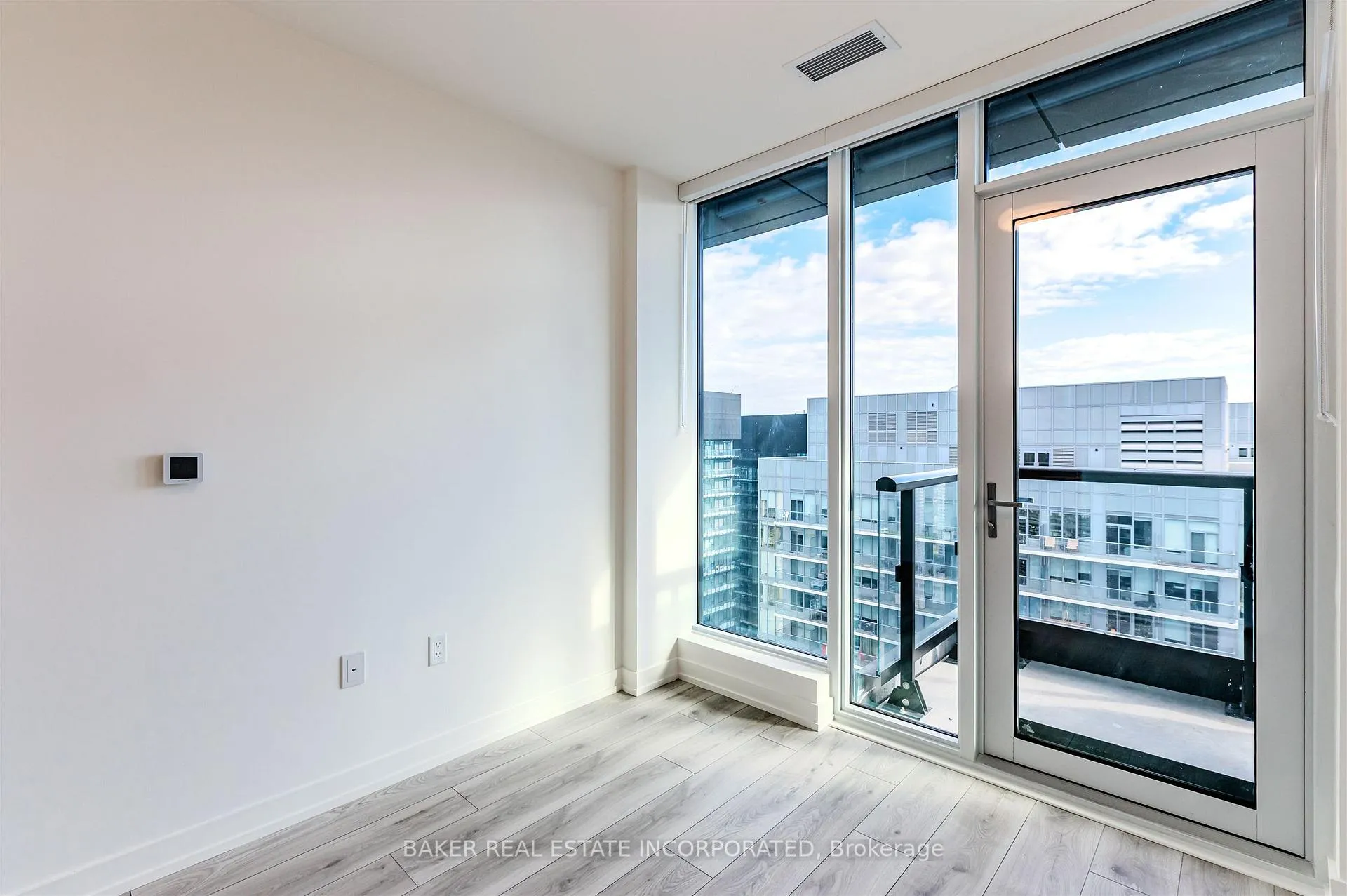 Photo 17 of Unit 3902, 223 Redpath Avenue, Toronto, Mount Pleasant West — HOMEH