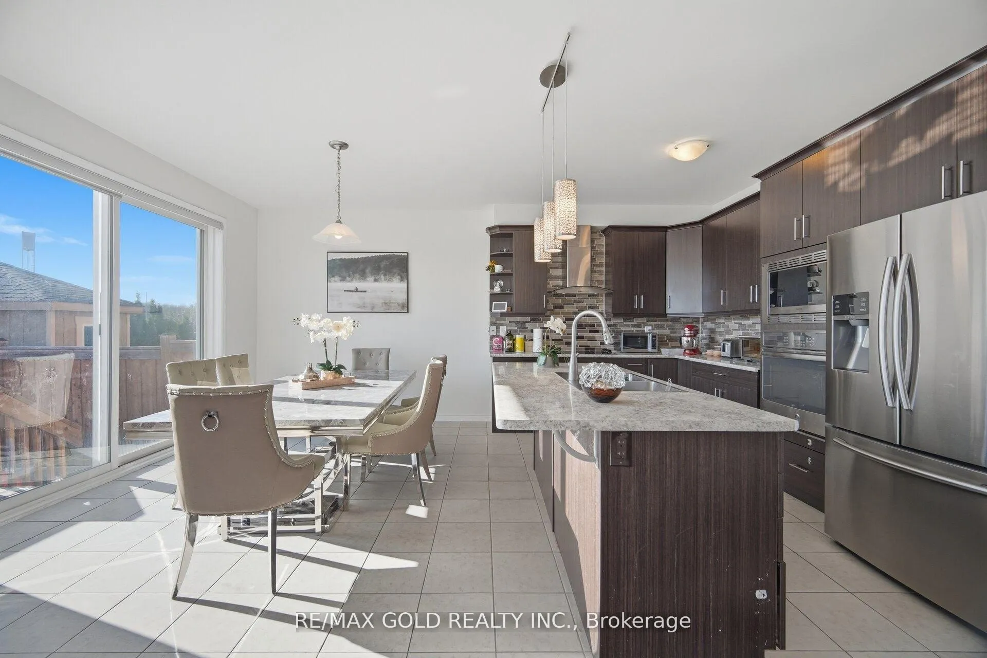 Photo 10 of 38 Leadenhall Road, Brampton, Northwest Brampton — HOMEH