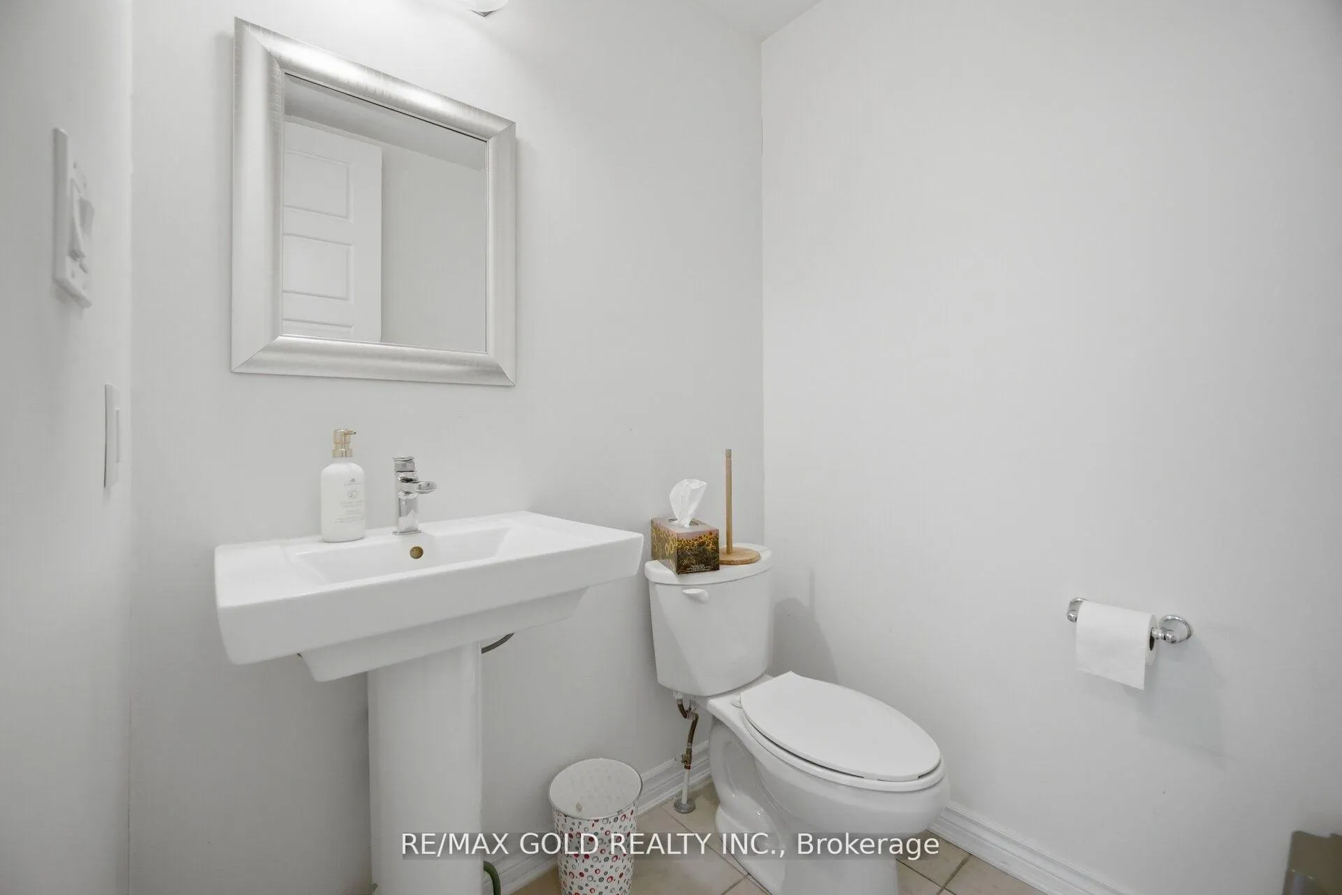 Photo 12 of 38 Leadenhall Road, Brampton, Northwest Brampton — HOMEH