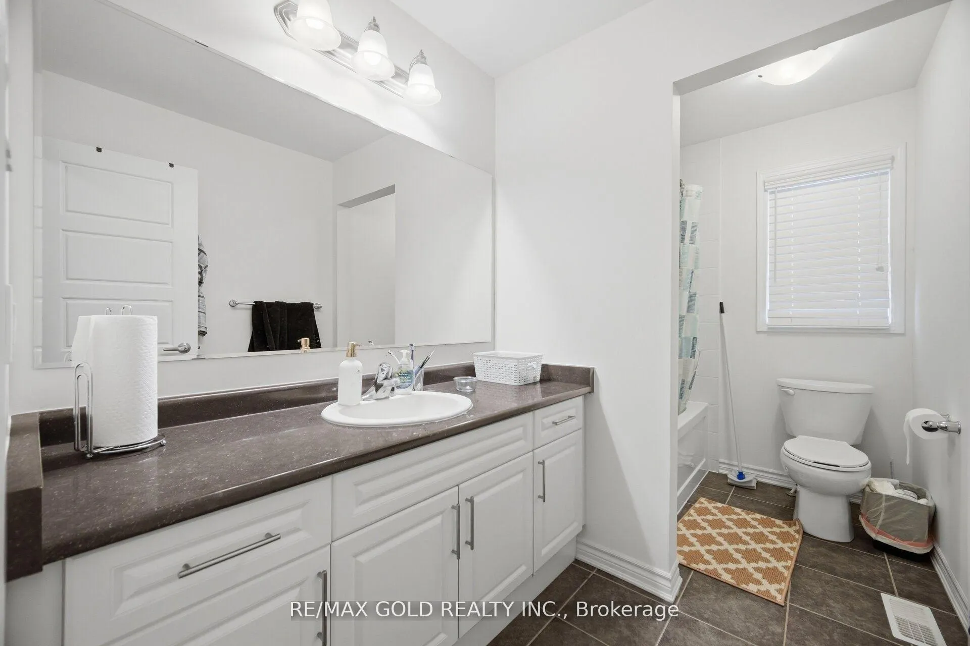 Photo 17 of 38 Leadenhall Road, Brampton, Northwest Brampton — HOMEH