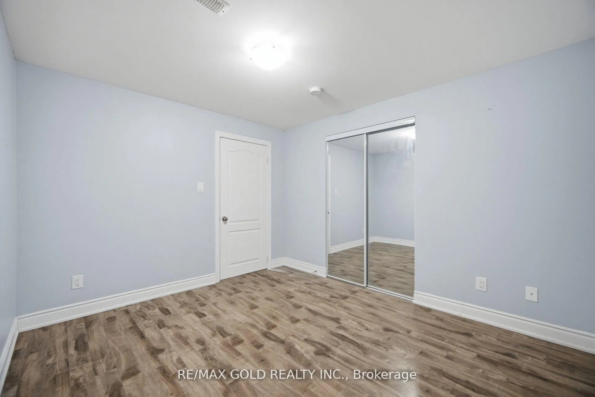Photo 24 of 38 Leadenhall Road, Brampton, Northwest Brampton — HOMEH
