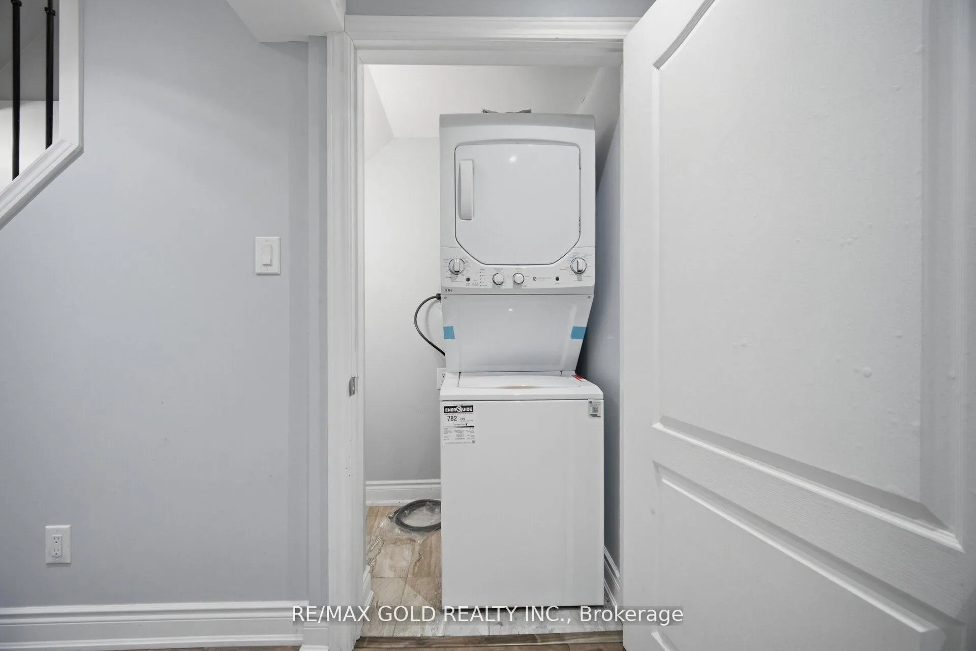 Photo 26 of 38 Leadenhall Road, Brampton, Northwest Brampton — HOMEH