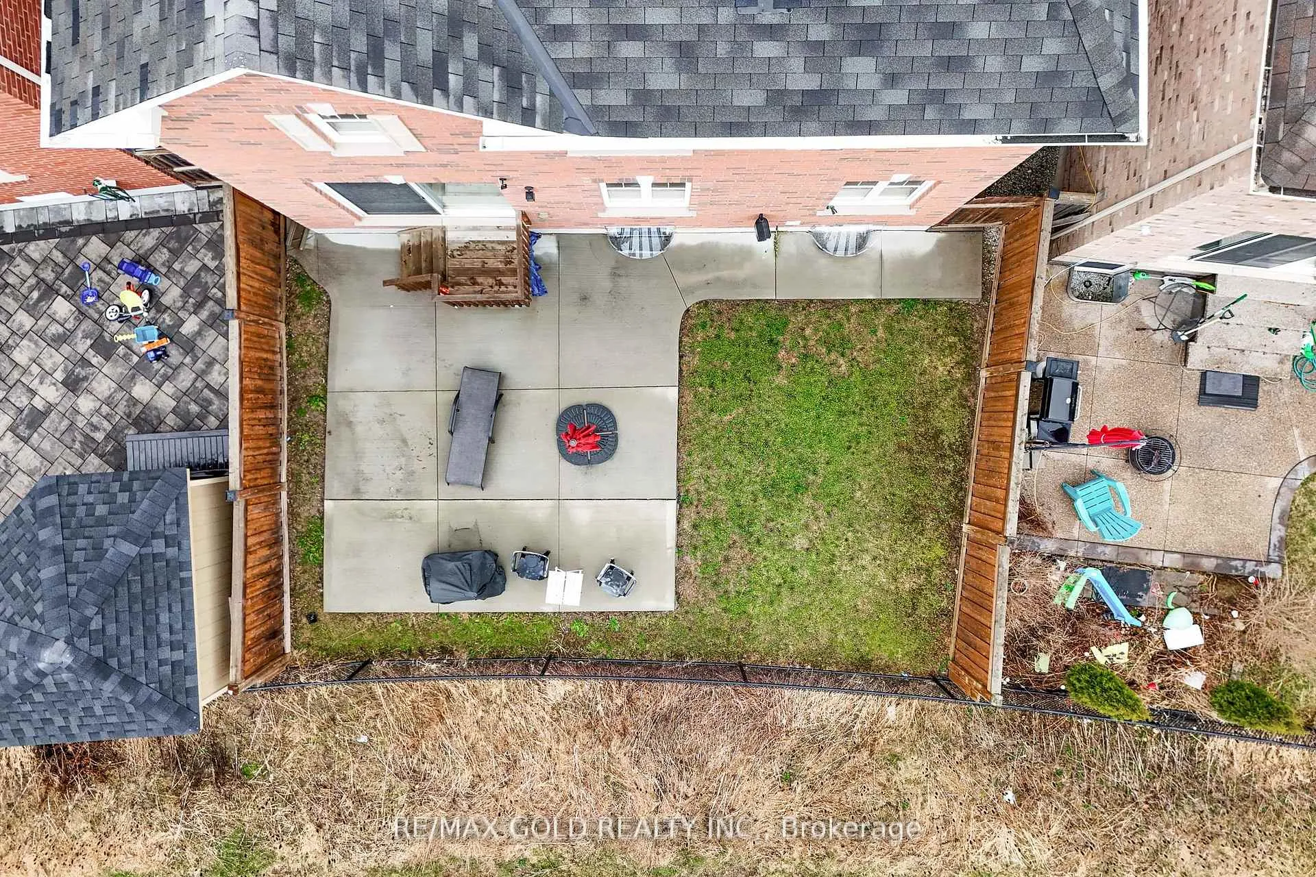 Photo 30 of 38 Leadenhall Road, Brampton, Northwest Brampton — HOMEH