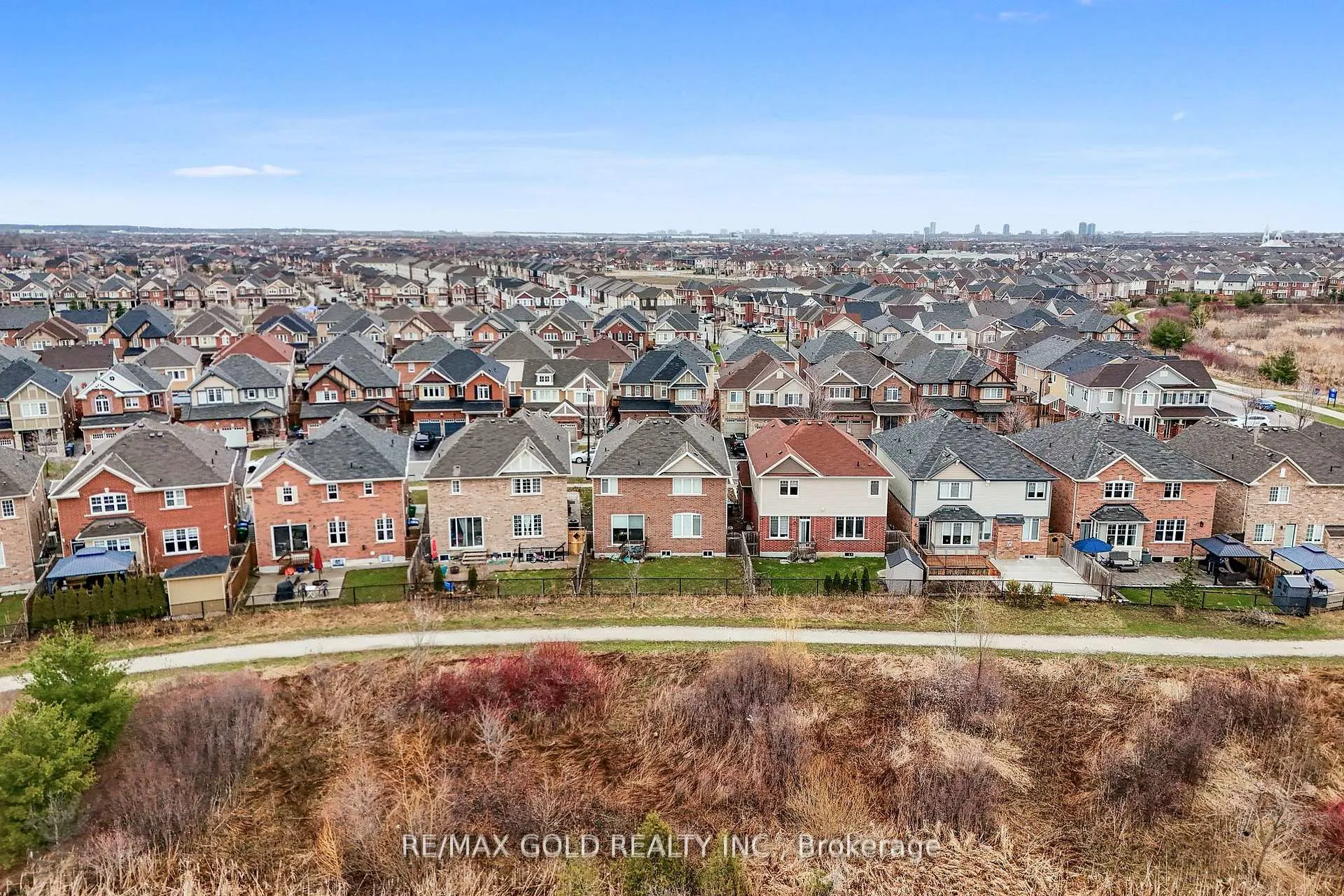 Photo 33 of 38 Leadenhall Road, Brampton, Northwest Brampton — HOMEH
