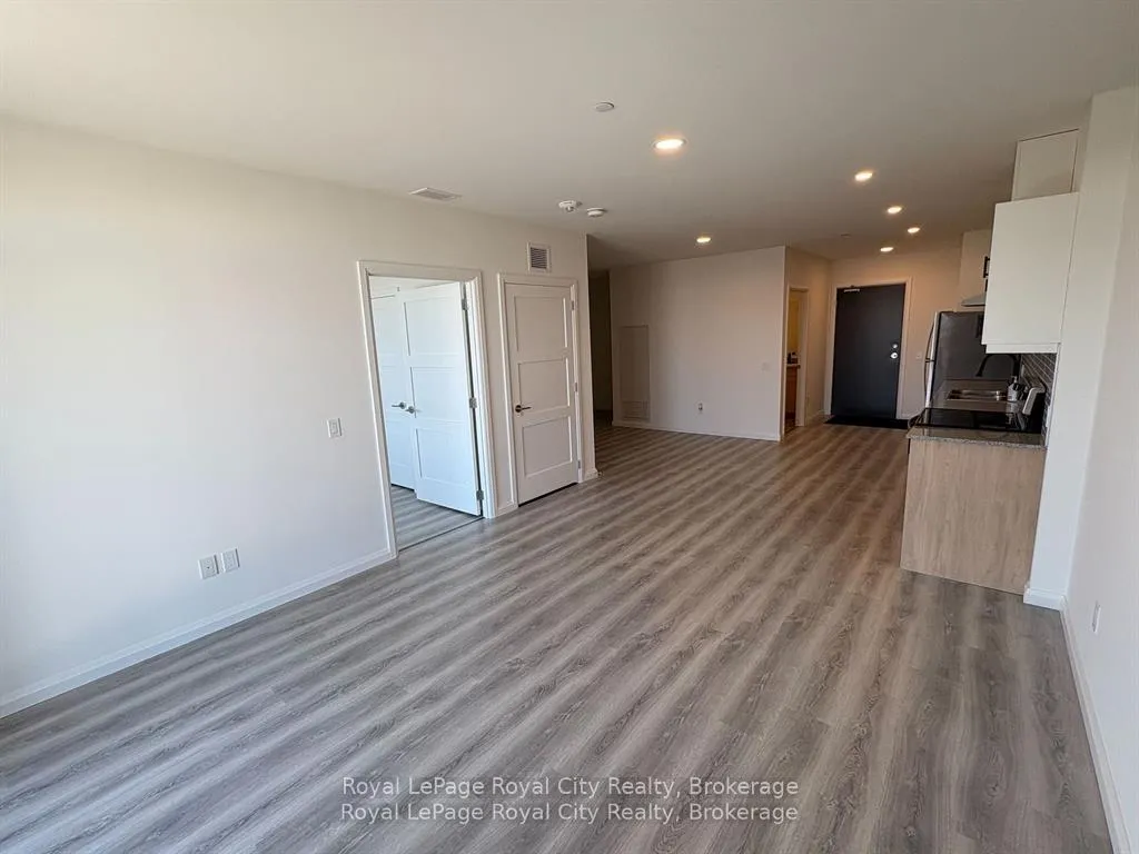 Photo 12 of Unit PH02, 191 Elmira Road S, Guelph, Willow West/Sugarbush/West Acres — HOMEH