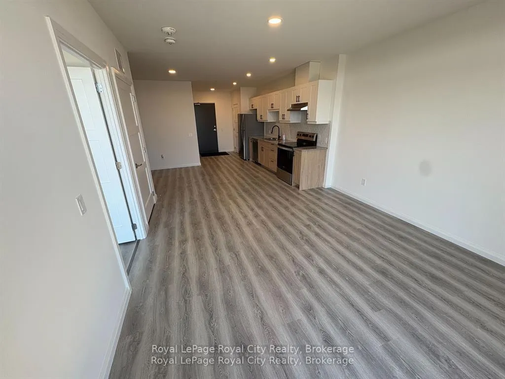 Photo 14 of Unit PH02, 191 Elmira Road S, Guelph, Willow West/Sugarbush/West Acres — HOMEH