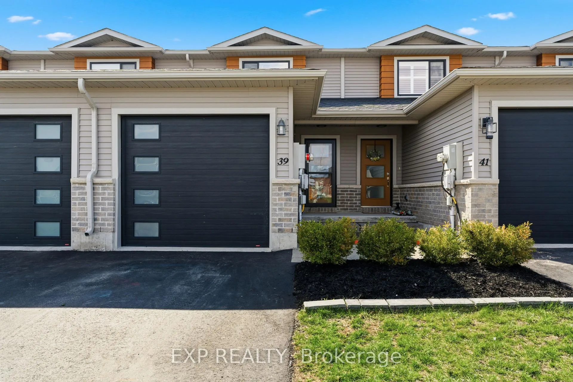 Photo 1 of 39 Ridgeway Place, Belleville, Belleville Ward — HOMEH