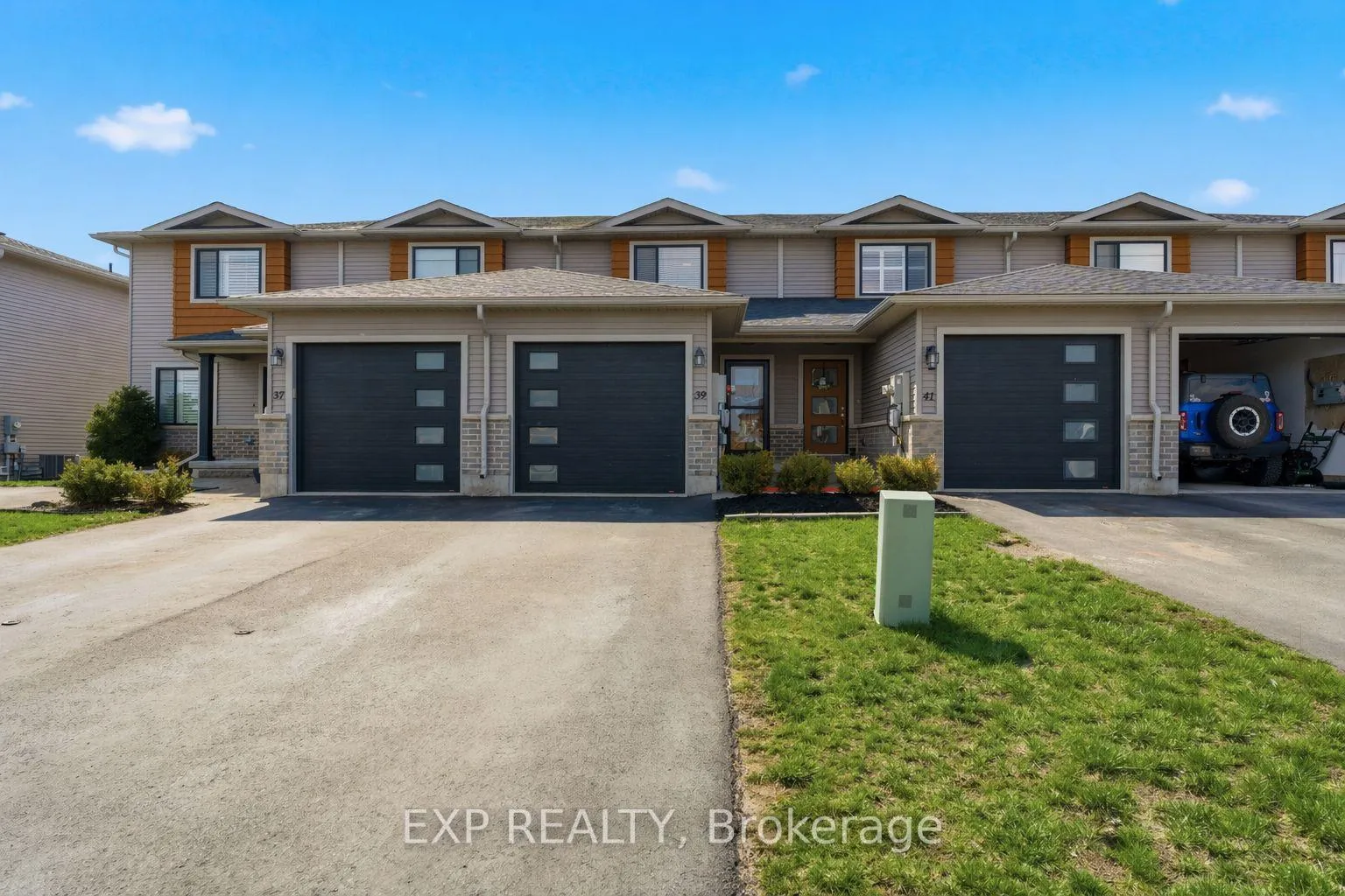 Photo 2 of 39 Ridgeway Place, Belleville, Belleville Ward — HOMEH