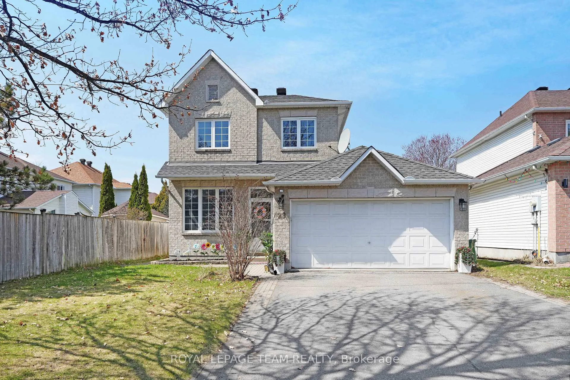 Photo 2 of 29 Apple Creek Crescent, Ottawa, Kanata - Emerald Meadows/Trailwest — HOMEH