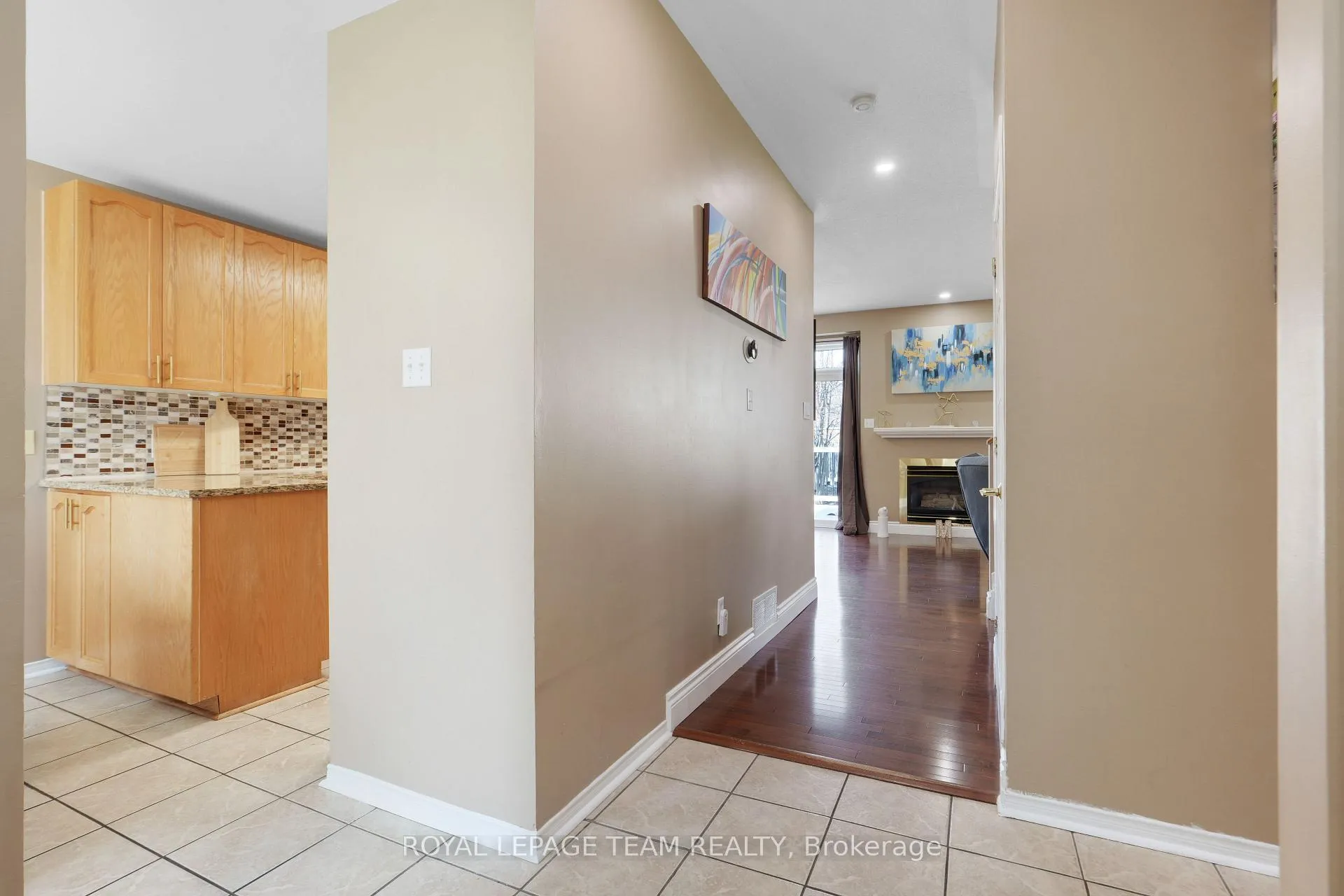 Photo 9 of 29 Apple Creek Crescent, Ottawa, Kanata - Emerald Meadows/Trailwest — HOMEH