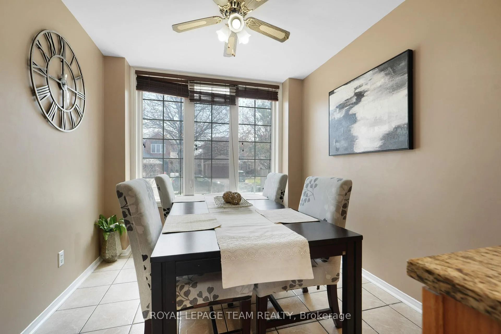 Photo 11 of 29 Apple Creek Crescent, Ottawa, Kanata - Emerald Meadows/Trailwest — HOMEH