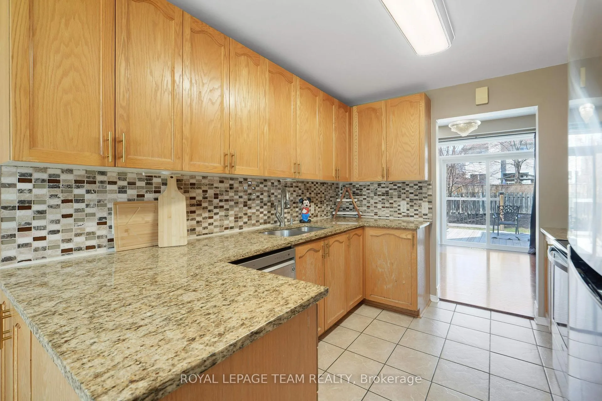 Photo 12 of 29 Apple Creek Crescent, Ottawa, Kanata - Emerald Meadows/Trailwest — HOMEH