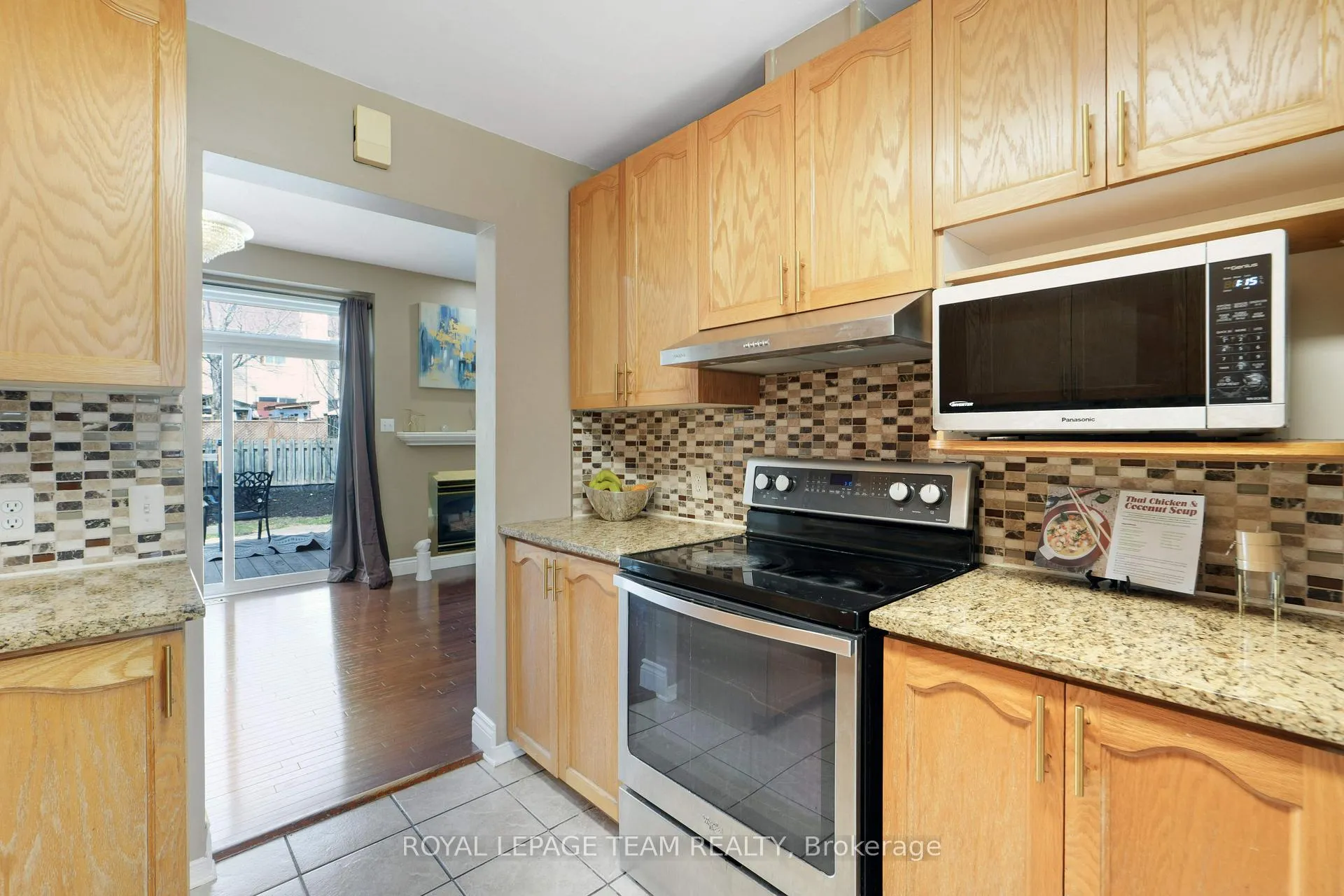 Photo 13 of 29 Apple Creek Crescent, Ottawa, Kanata - Emerald Meadows/Trailwest — HOMEH
