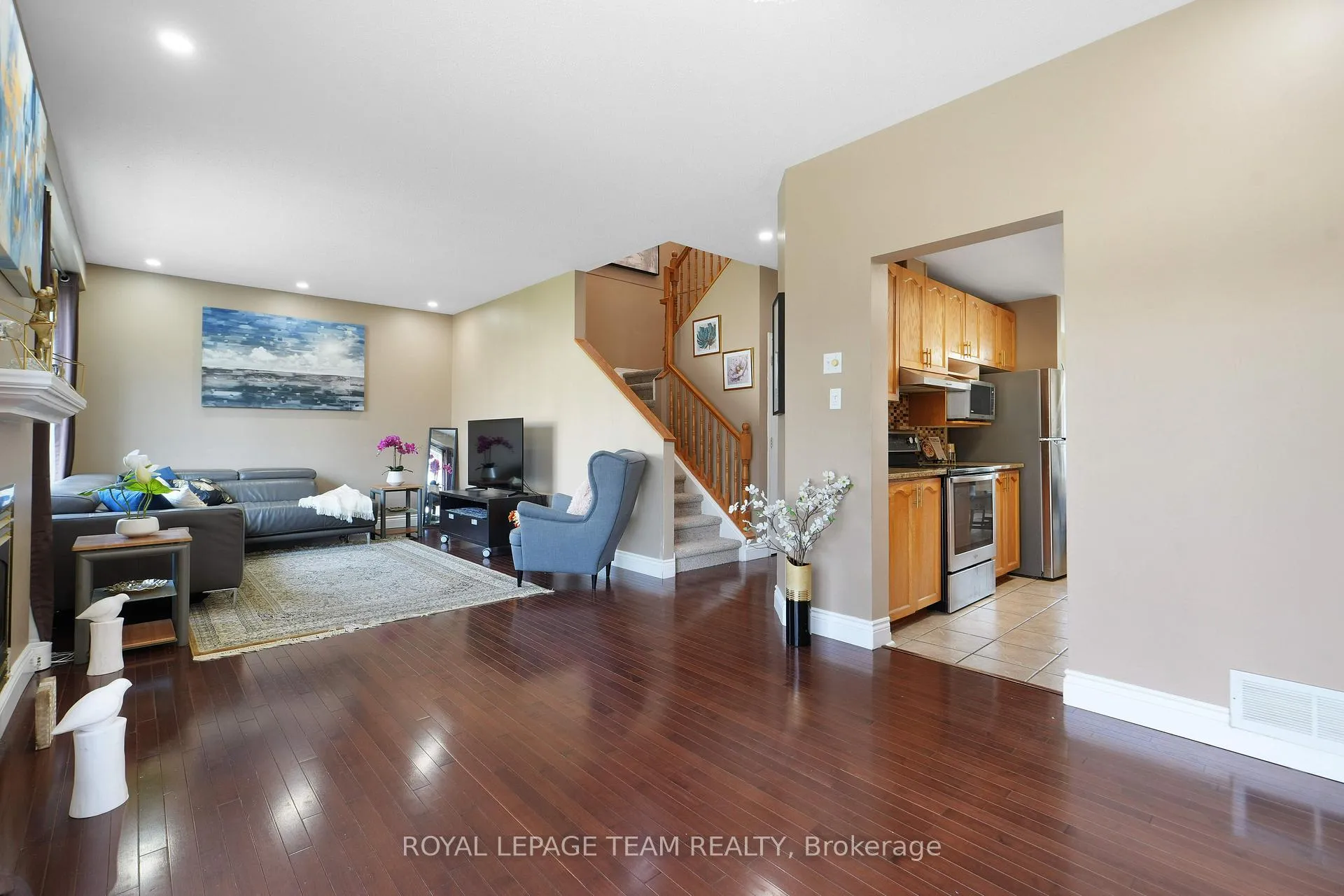 Photo 21 of 29 Apple Creek Crescent, Ottawa, Kanata - Emerald Meadows/Trailwest — HOMEH
