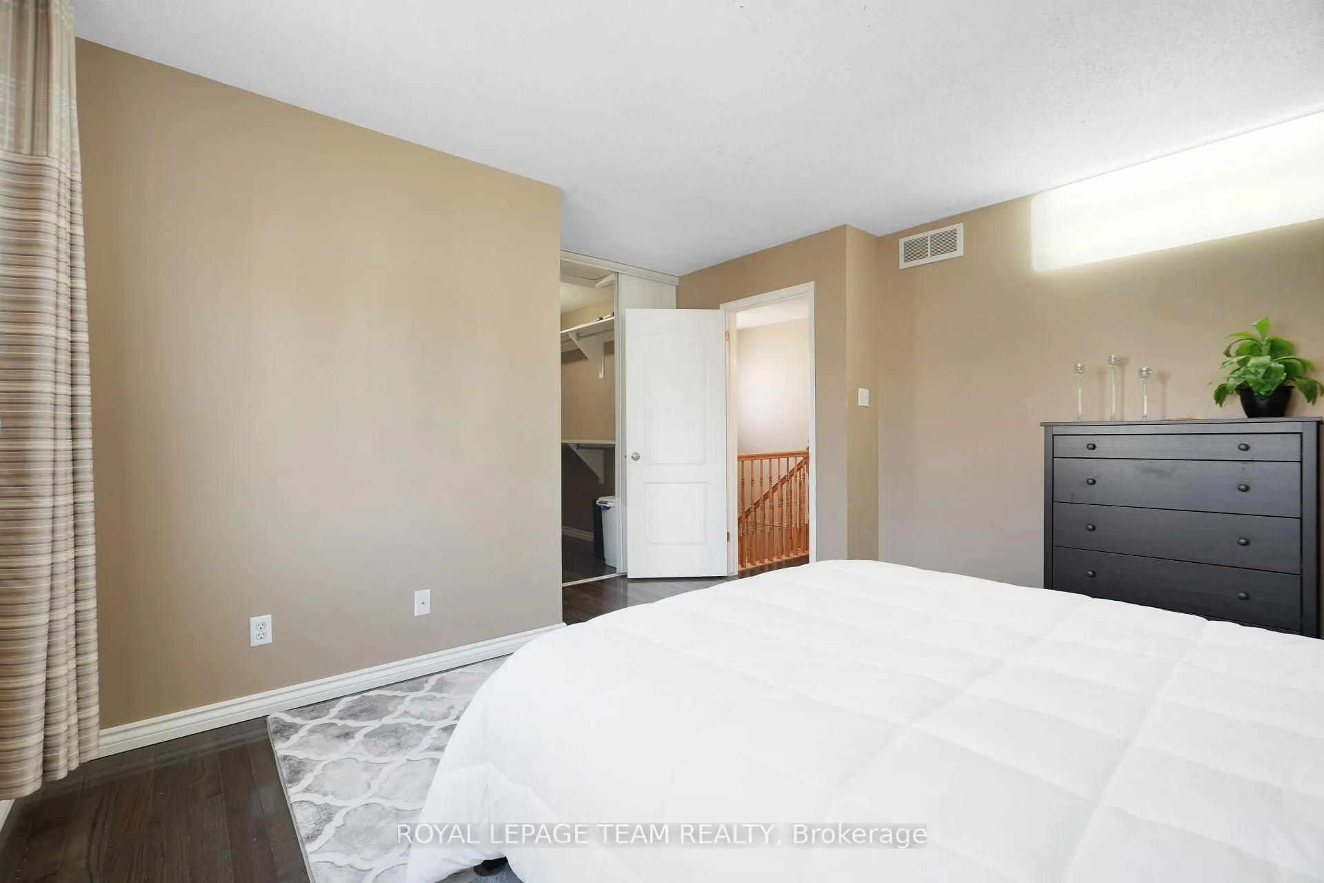Photo 24 of 29 Apple Creek Crescent, Ottawa, Kanata - Emerald Meadows/Trailwest — HOMEH