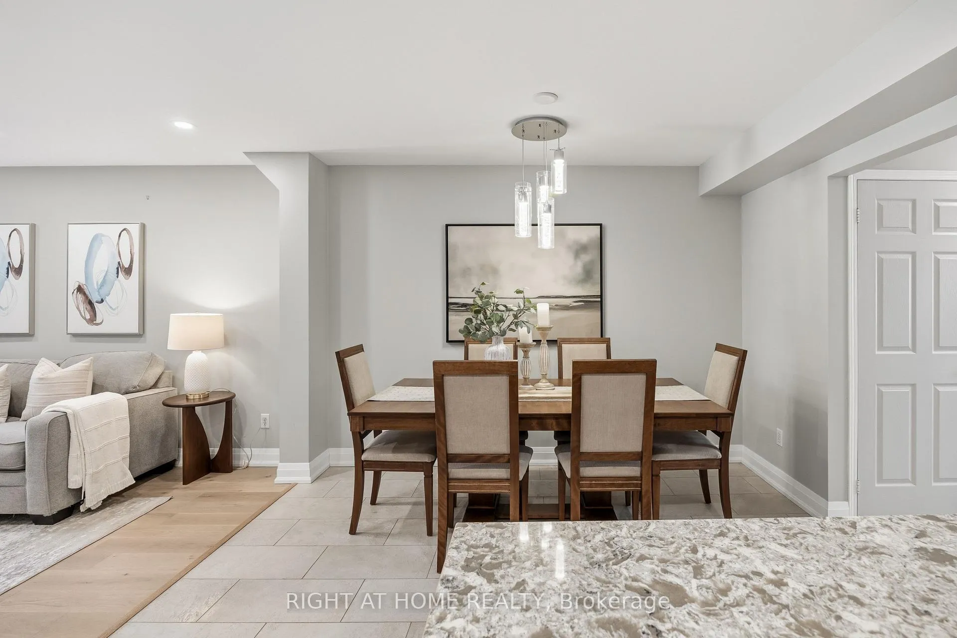 Photo 7 of 490 Flagstone Court, Oshawa, Samac — HOMEH