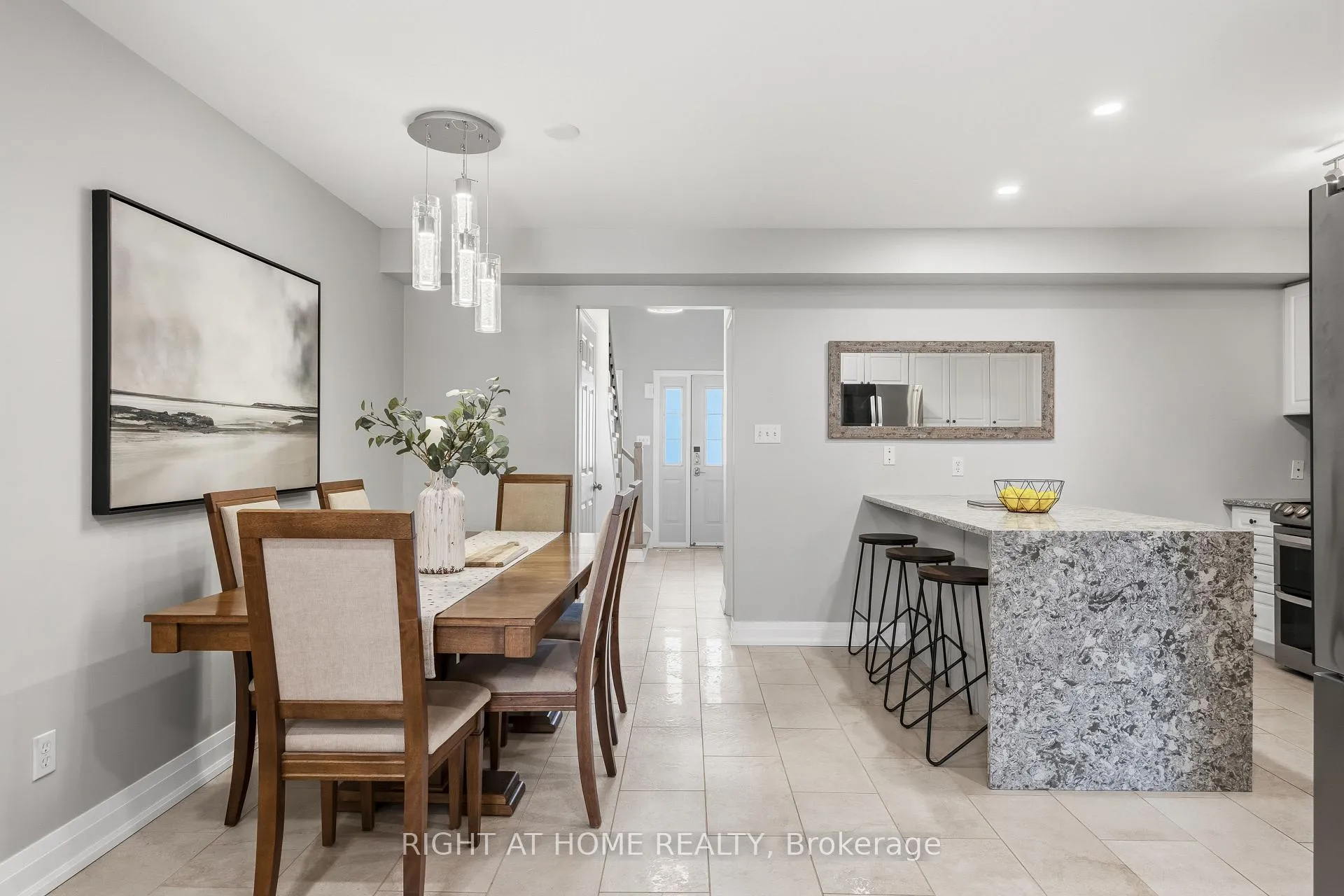 Photo 9 of 490 Flagstone Court, Oshawa, Samac — HOMEH