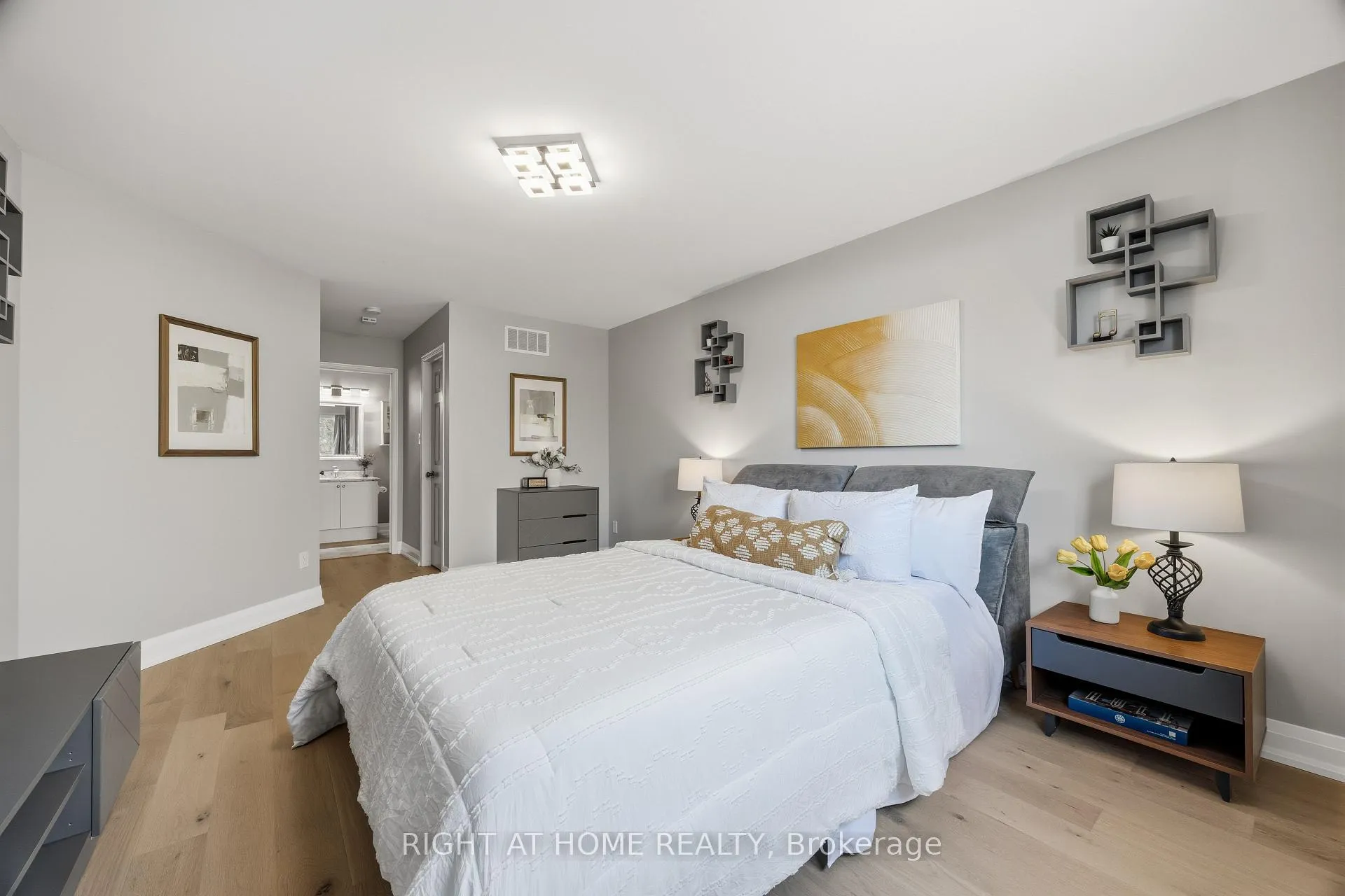 Photo 11 of 490 Flagstone Court, Oshawa, Samac — HOMEH